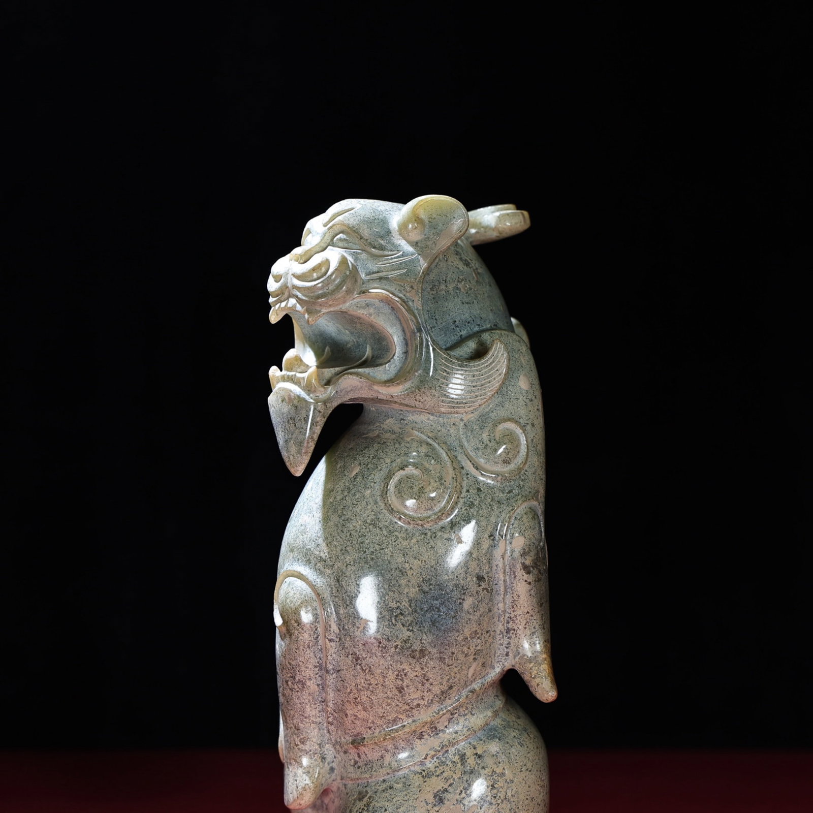 An Exquisite Archaic Jade Auspicious Beast Ornament - 3