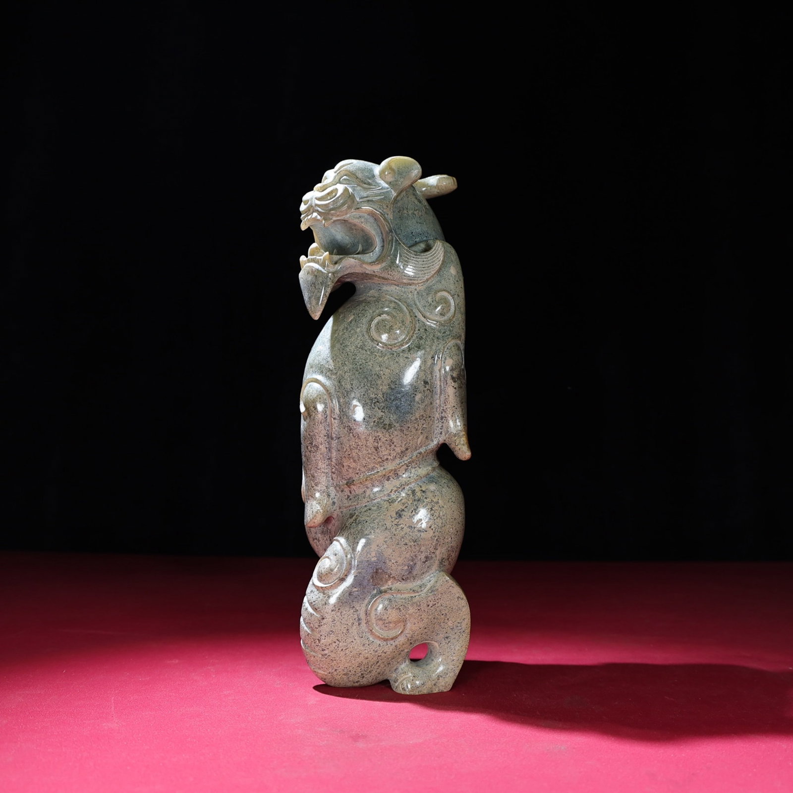 An Exquisite Archaic Jade Auspicious Beast Ornament - 4
