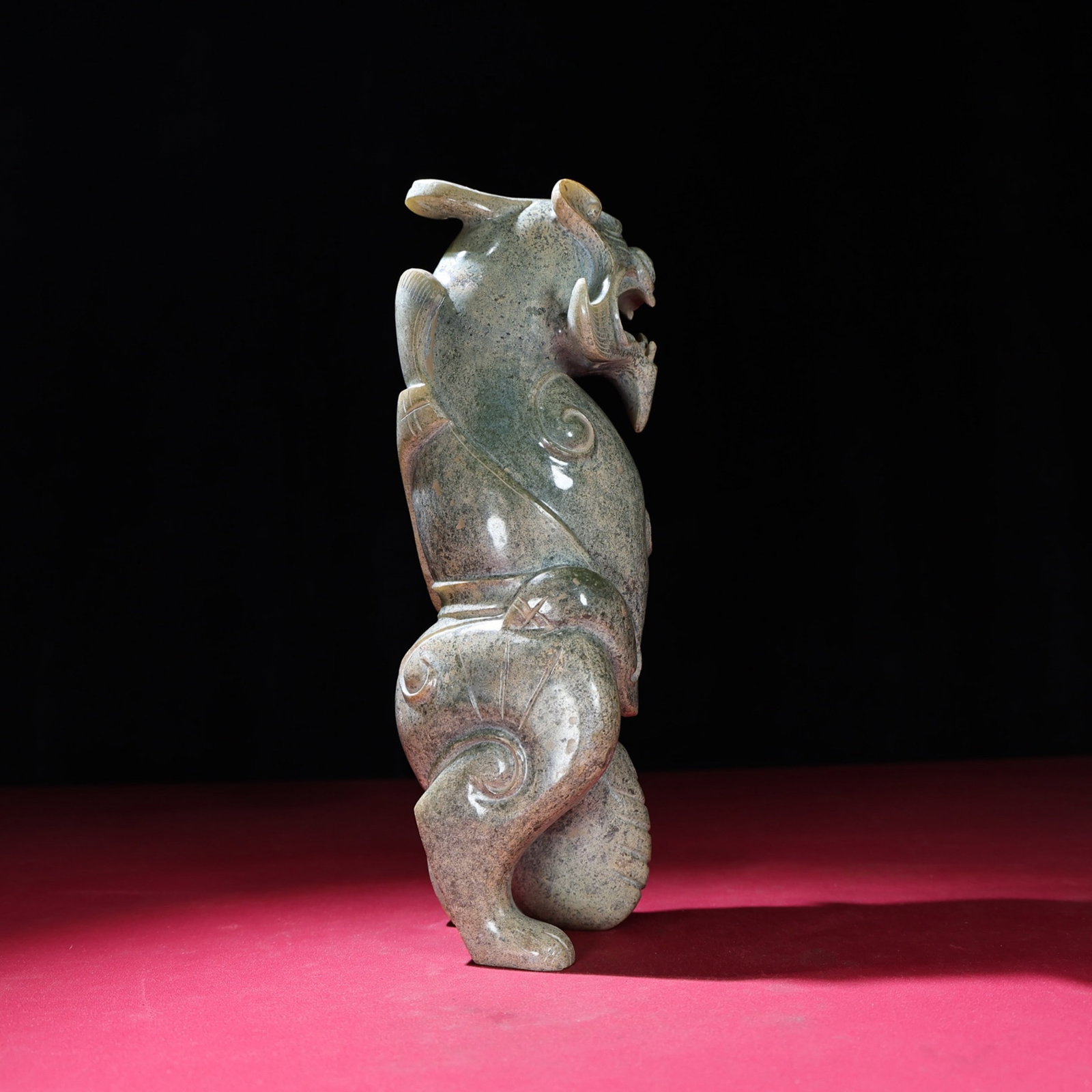 An Exquisite Archaic Jade Auspicious Beast Ornament - 8