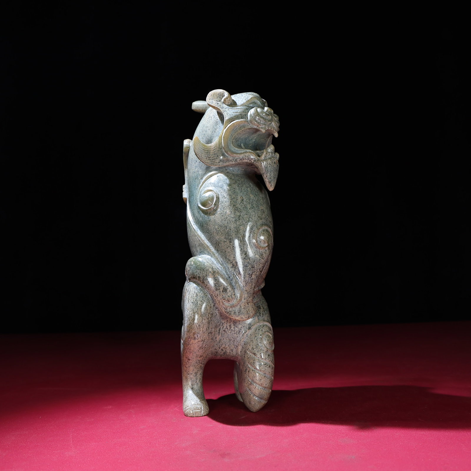 An Exquisite Archaic Jade Auspicious Beast Ornament - 9