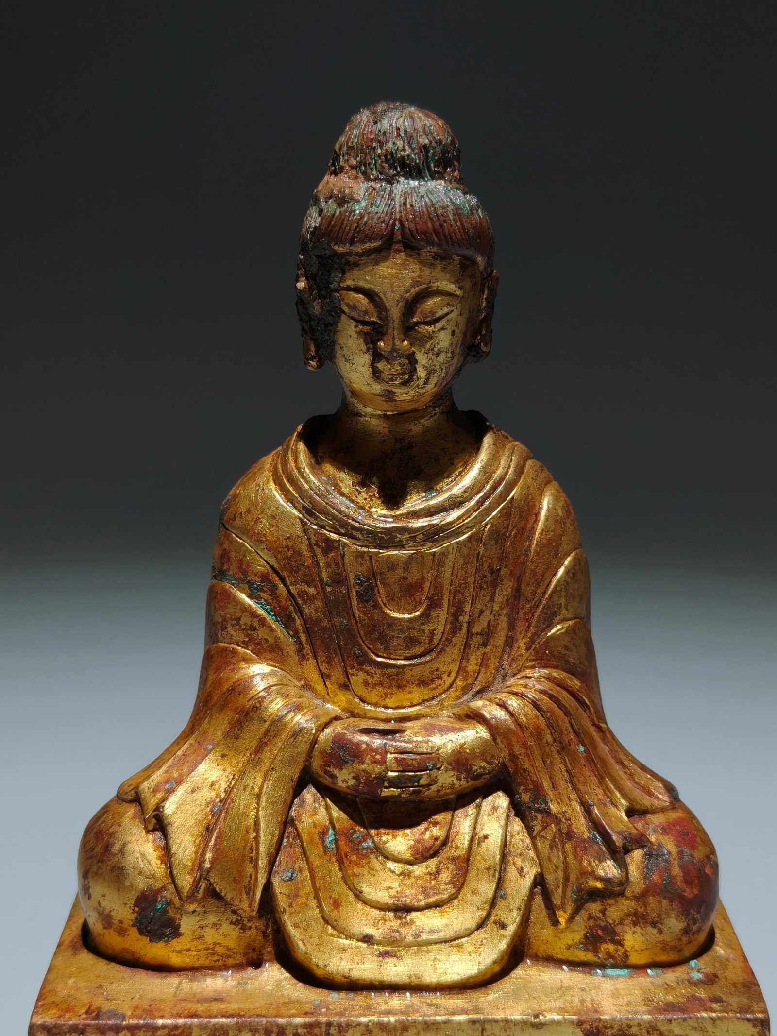 A Solemn Gilt Bronze Buddha Statue - 2