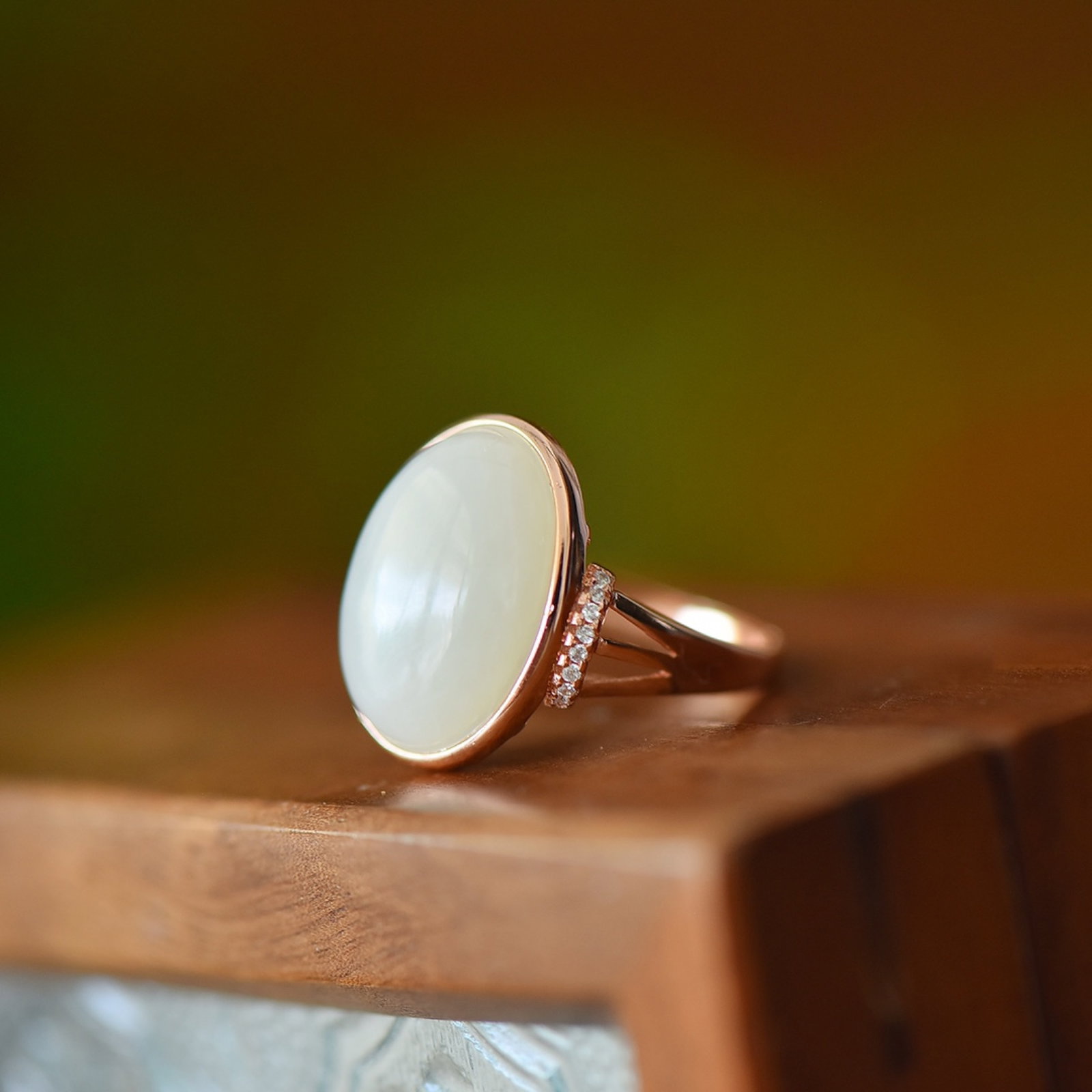 An Exquisite Sterling Silver-Gold Plated Inlaid White Jade Ring - 3