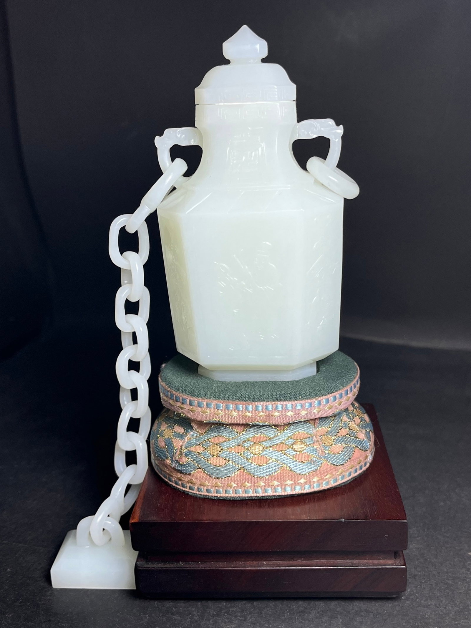 An Exquisite White Jade Figure Pattern Double-Ears Bottle,With Poem,With Seal - 2
