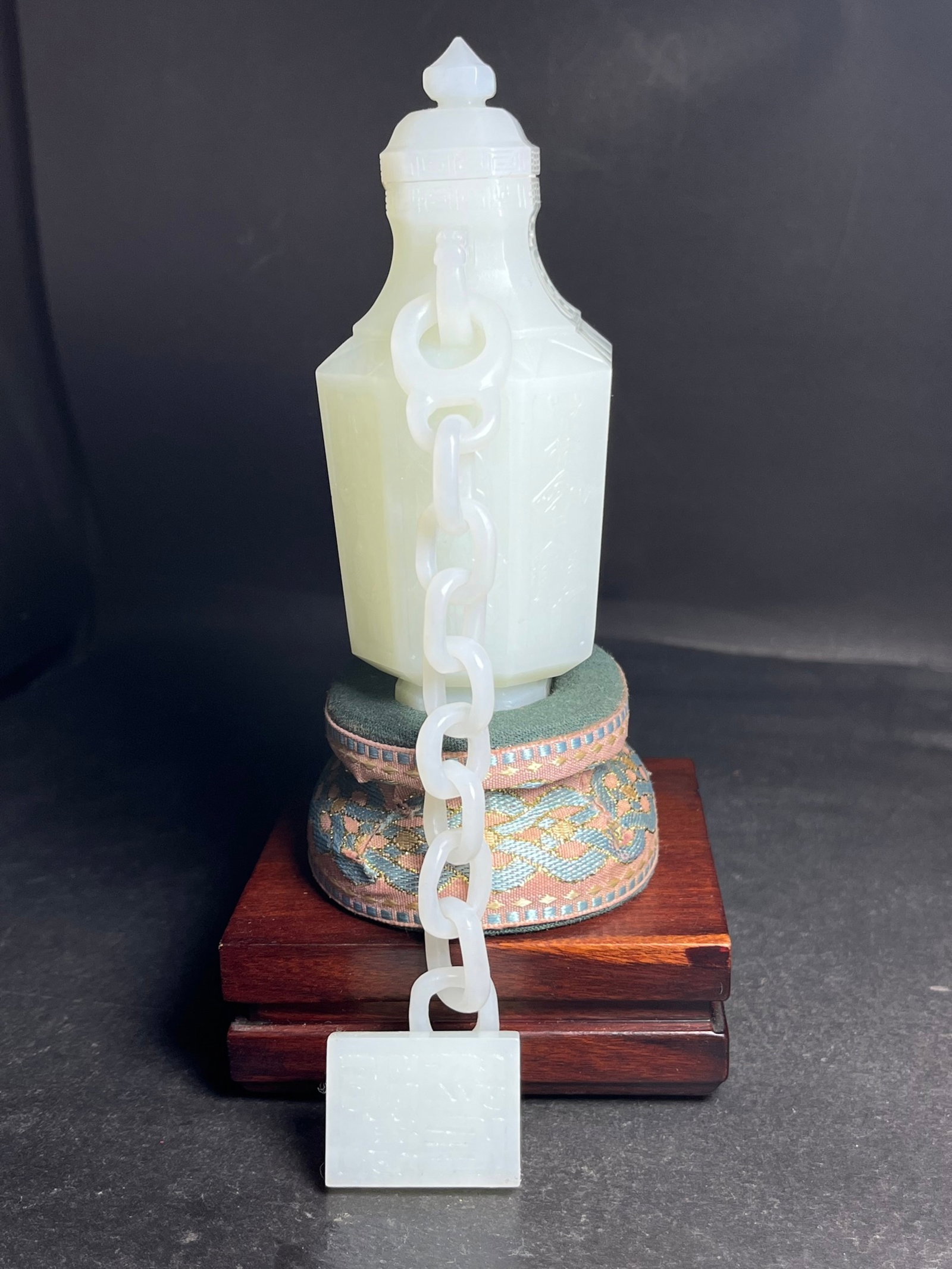 An Exquisite White Jade Figure Pattern Double-Ears Bottle,With Poem,With Seal - 3