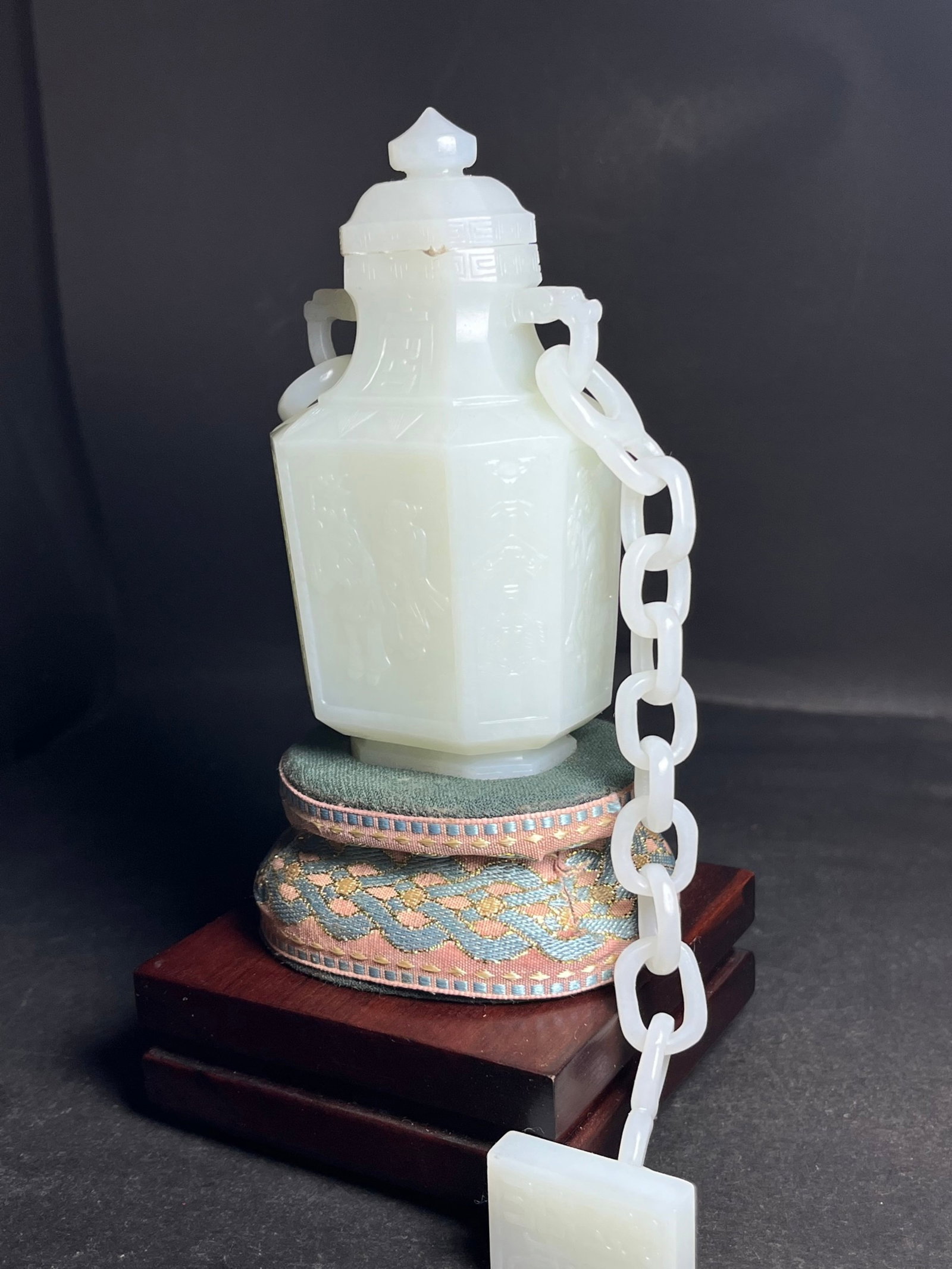 An Exquisite White Jade Figure Pattern Double-Ears Bottle,With Poem,With Seal - 4