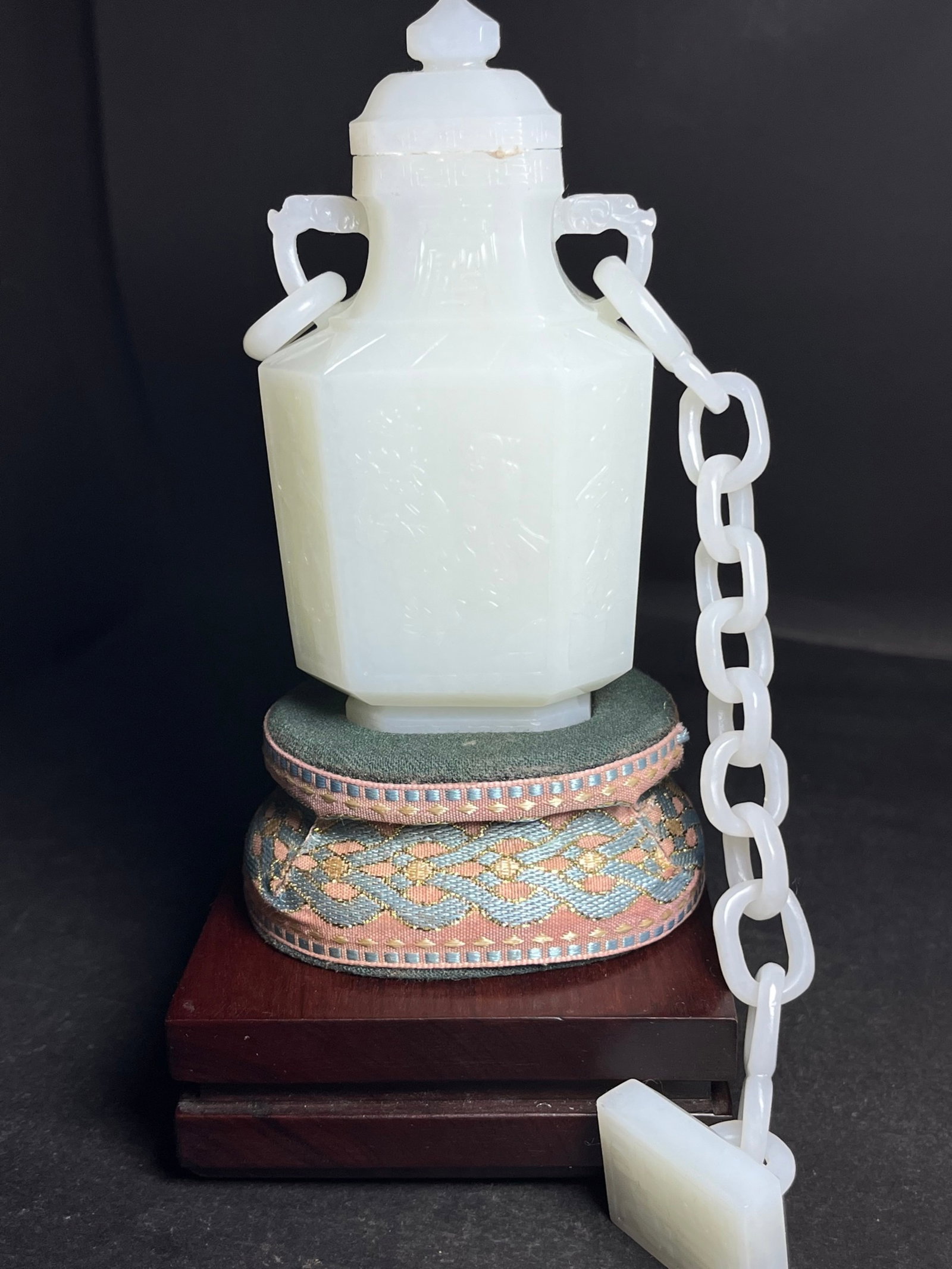 An Exquisite White Jade Figure Pattern Double-Ears Bottle,With Poem,With Seal - 5