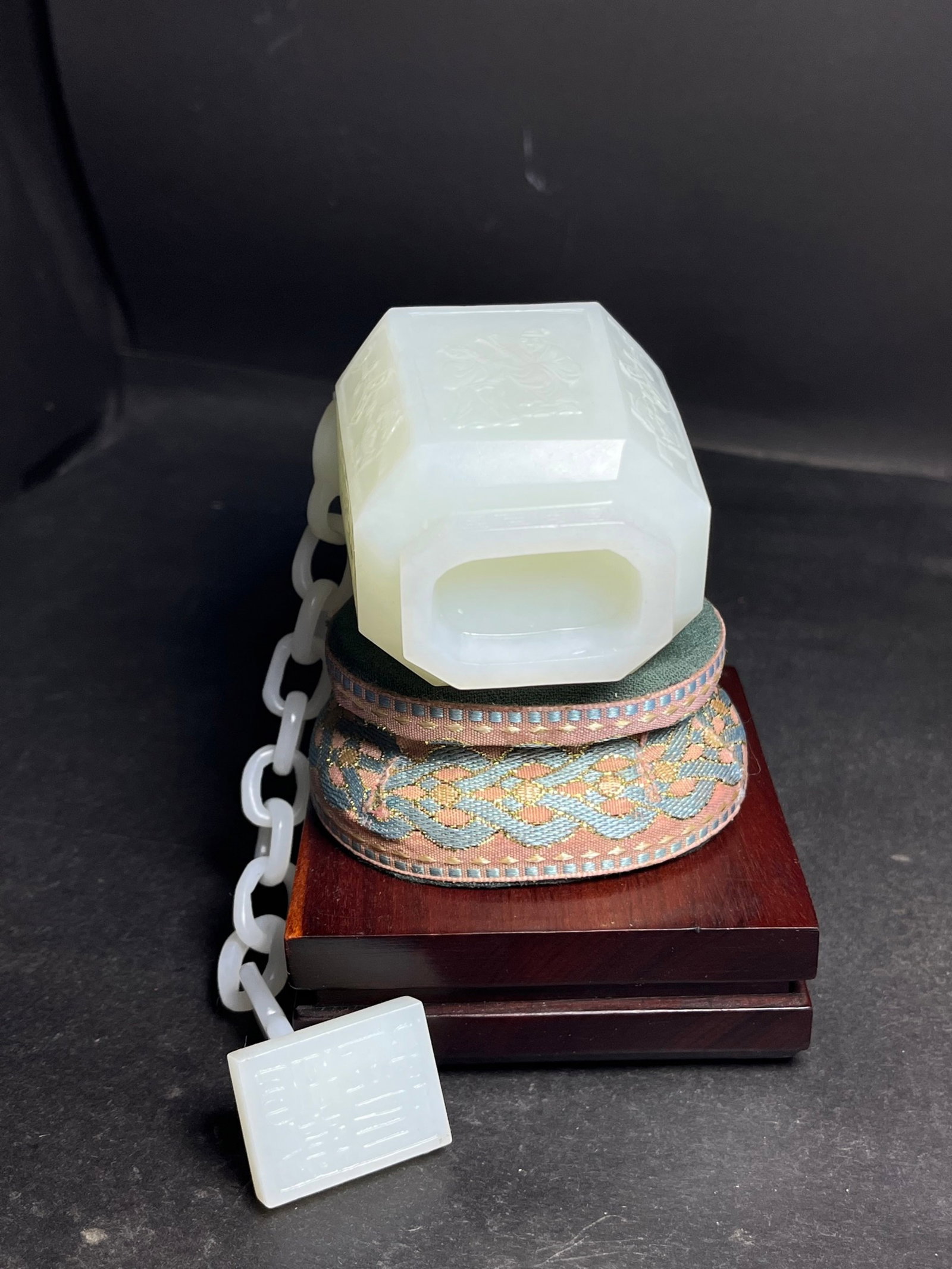 An Exquisite White Jade Figure Pattern Double-Ears Bottle,With Poem,With Seal - 7