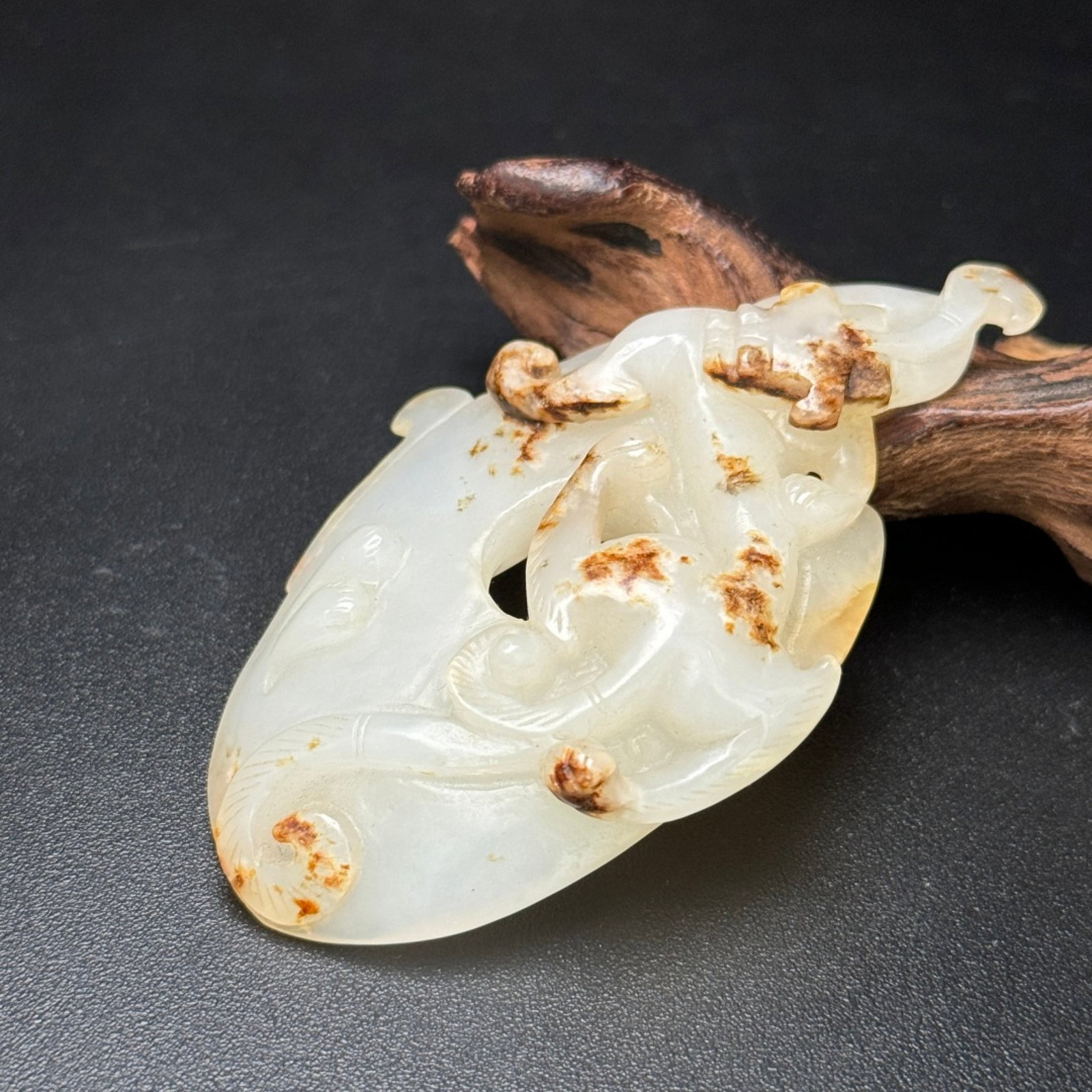 An Exquisite White Jade Chi-Dragon Pattern Pendant - 4