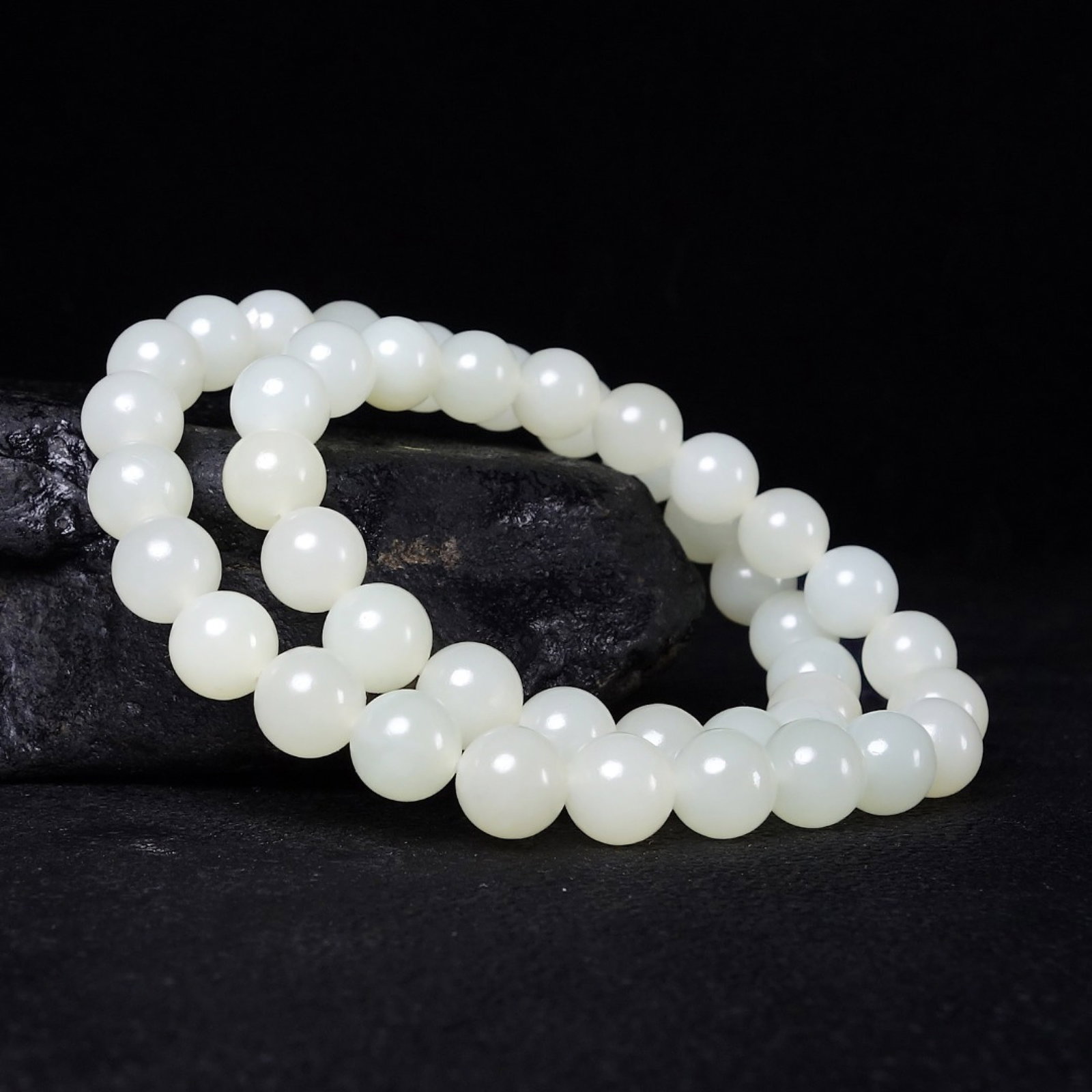 An Exquisite White Jade Bracelets - 2