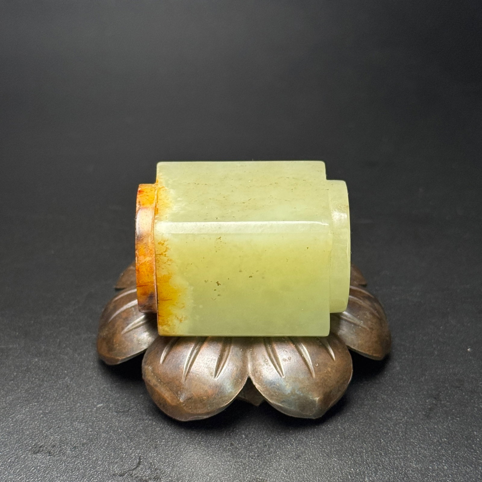 An Exquisite White Jade Pendant - 2