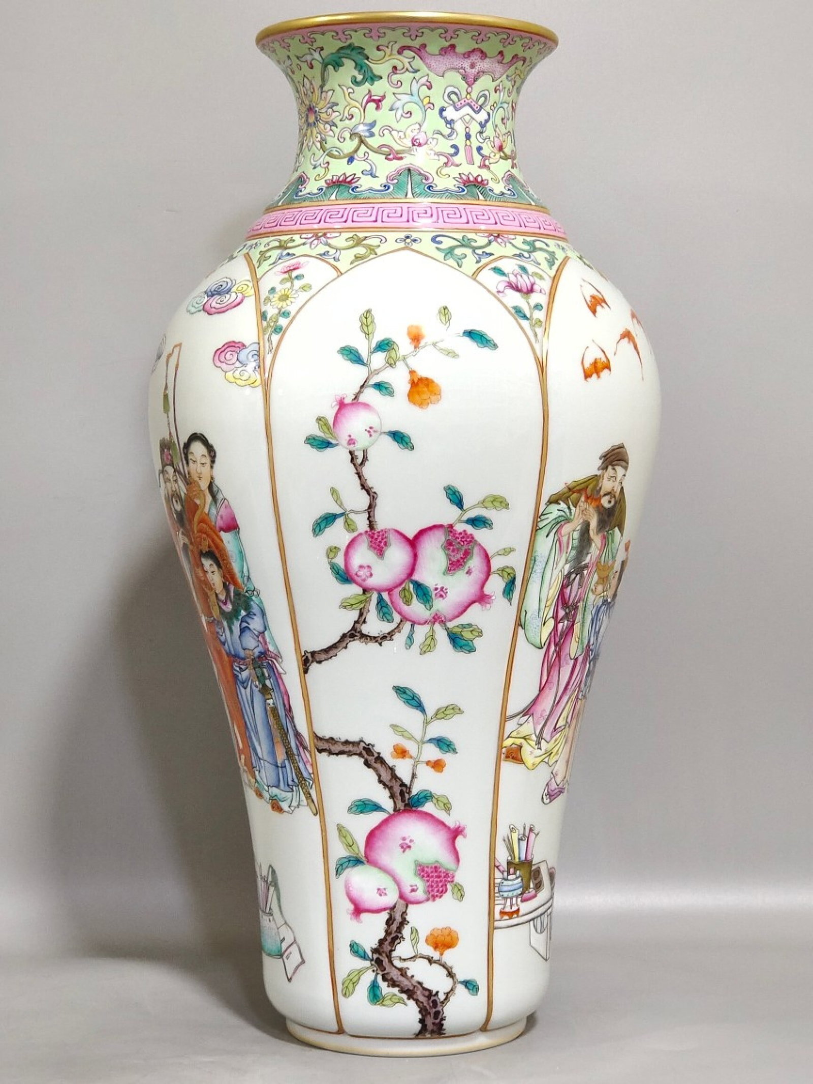 A Pair of Rare Famille-Rose Painted Gold Figure and Fruit Pattern Vases - 7