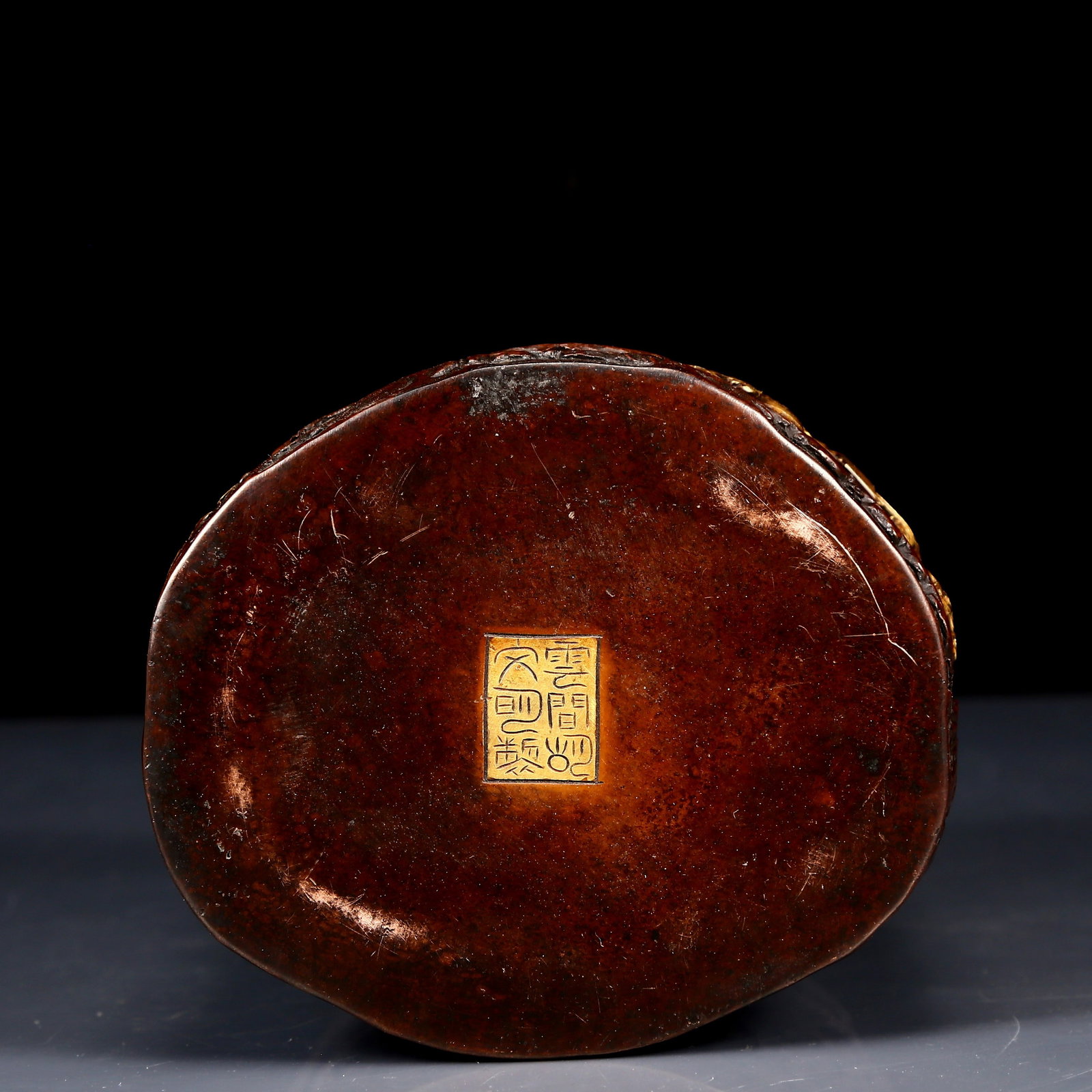 An Exquisite Gilt Bronze Character and Story Pattern Brush Pot - 10