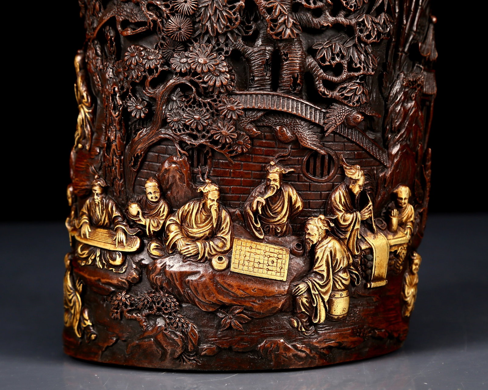 An Exquisite Gilt Bronze Character and Story Pattern Brush Pot - 4