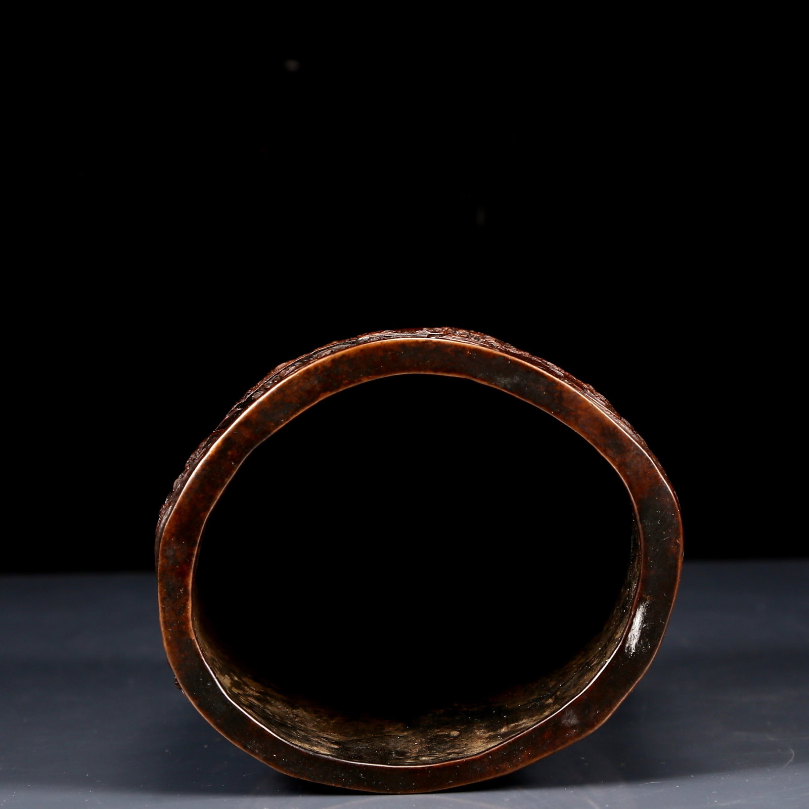 An Exquisite Gilt Bronze Character and Story Pattern Brush Pot - 9