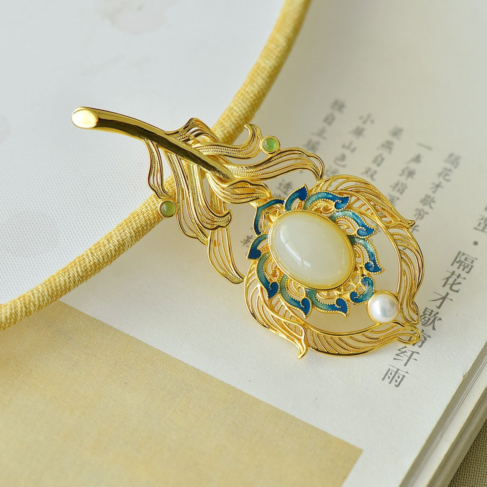 An Exquisite Sterling Silver-Gold Plated Inlaid White Jade Brooch - 4