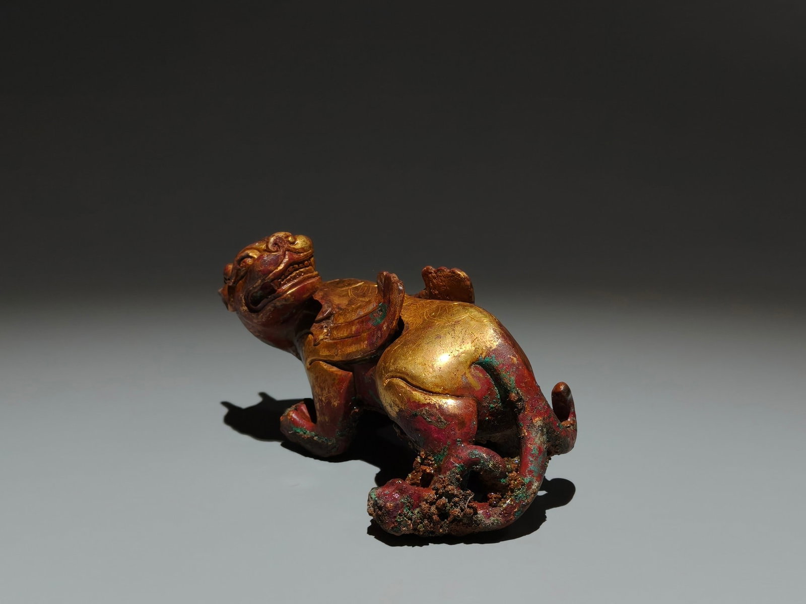 An Exquisite Gilt Bronze Auspicious Beast Ornament - 3