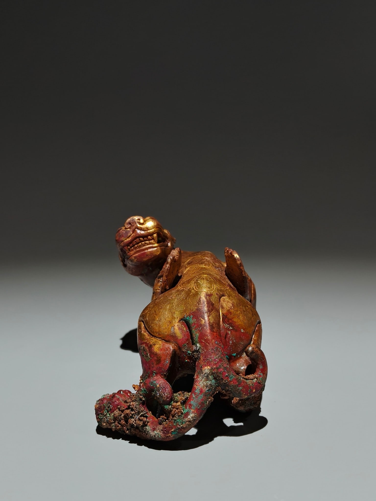 An Exquisite Gilt Bronze Auspicious Beast Ornament - 5