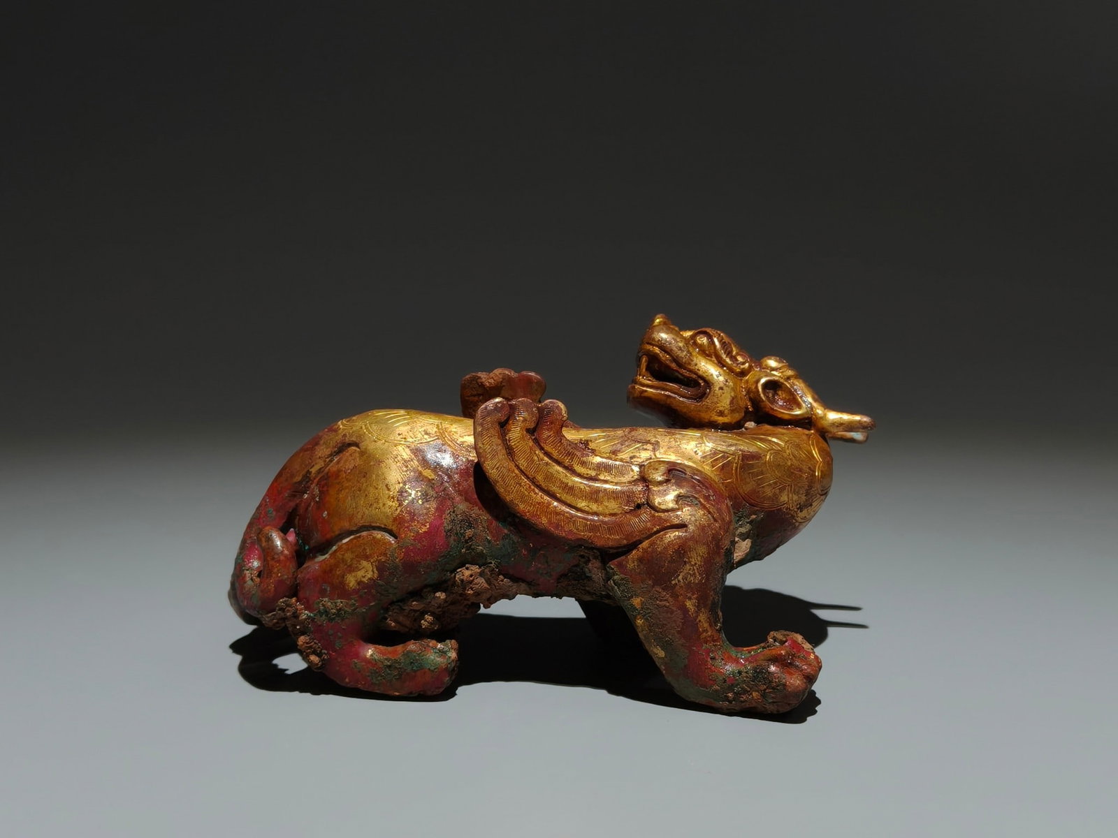 An Exquisite Gilt Bronze Auspicious Beast Ornament - 6
