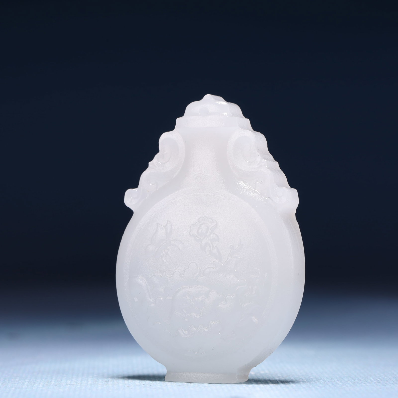 An Exquisite White Jade Flower and Butterfly Pattern Pendant - 2