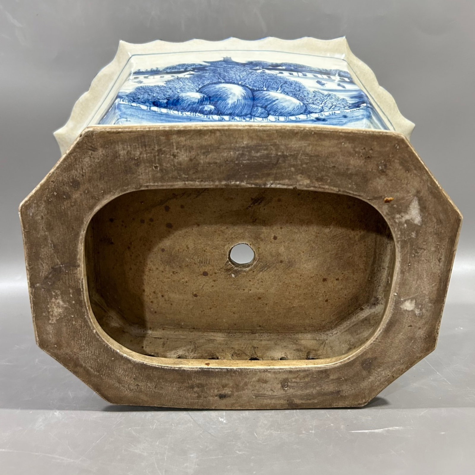 A Rare Blue and White Landscape and Figure Pattern Basin - 4