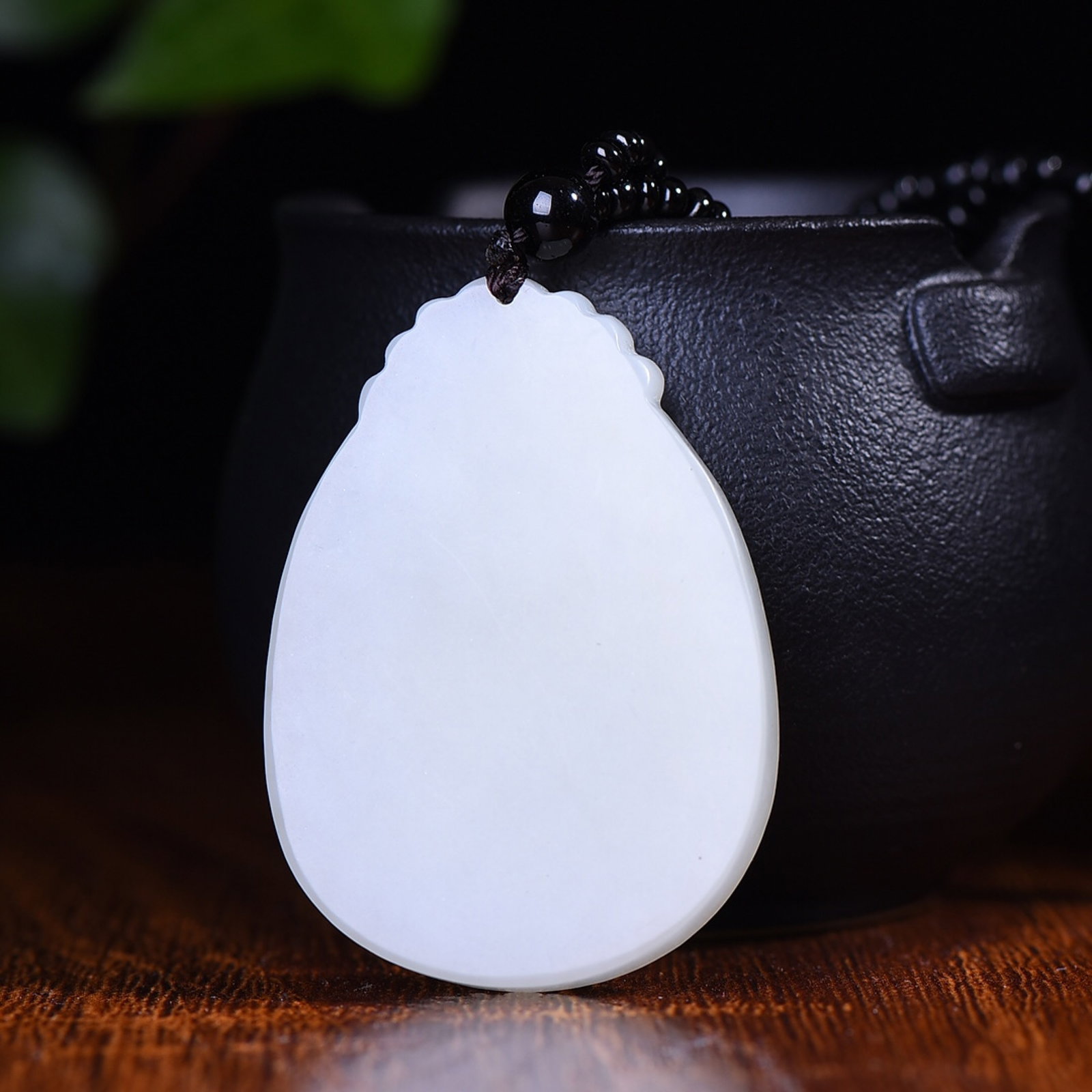 An Exquisite White Jade Buffalo Pattern Pendant - 4