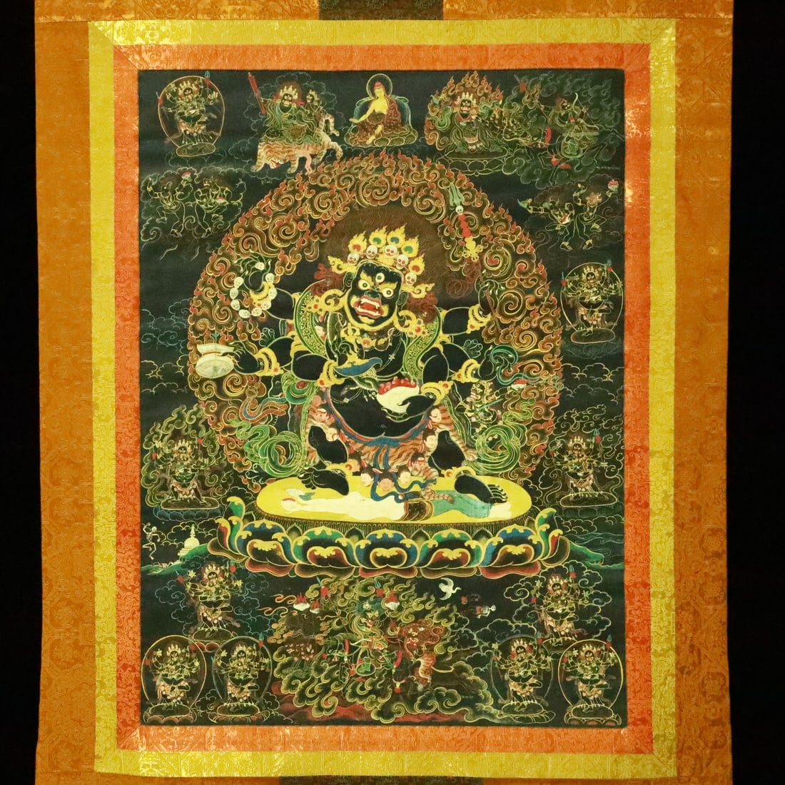 A Rare Brocade Painted Color Statue of Vajra Tangka - 2