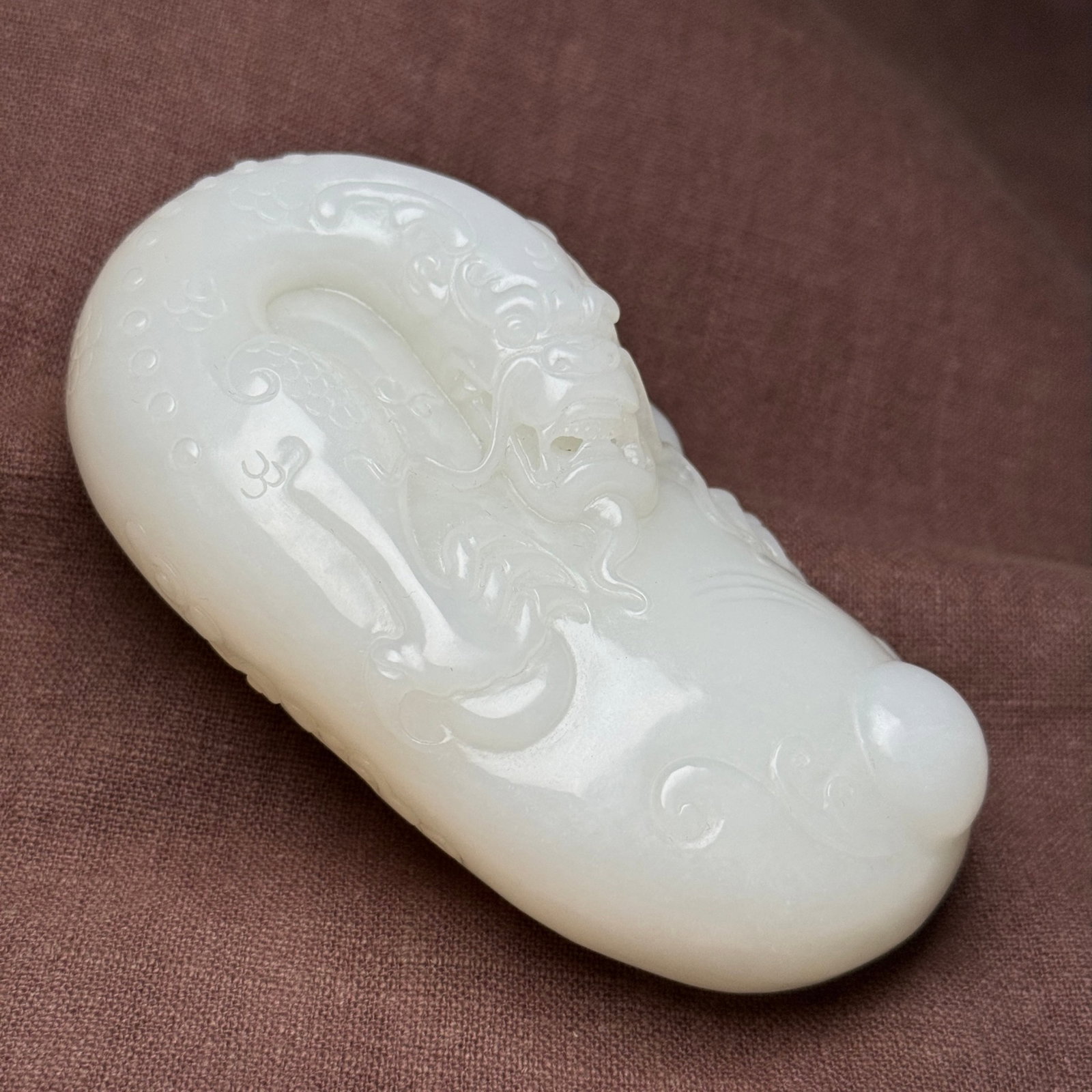 An Exquisite White Jade Dragon Pattern Hand Piece - 4