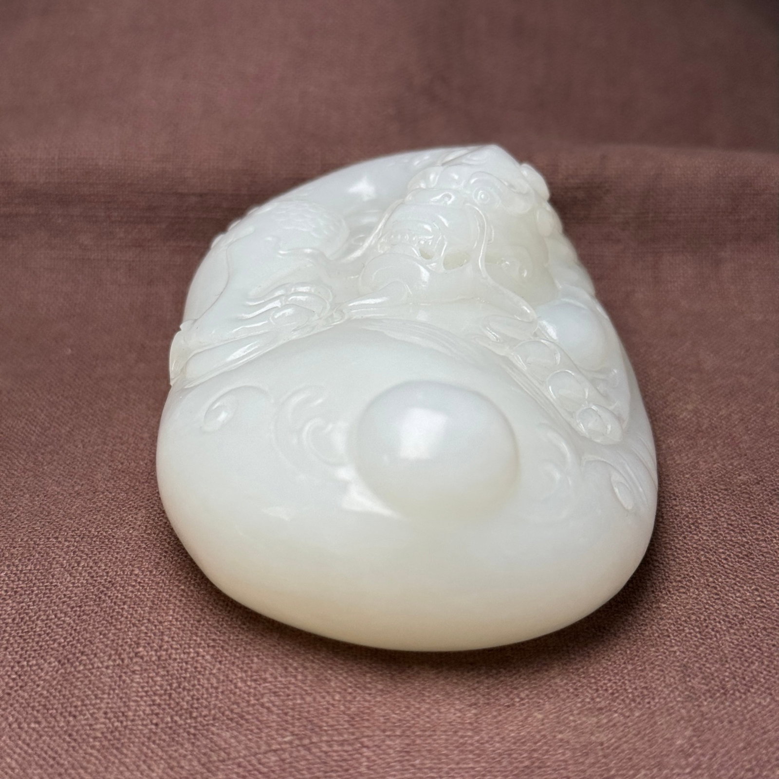 An Exquisite White Jade Dragon Pattern Hand Piece - 5