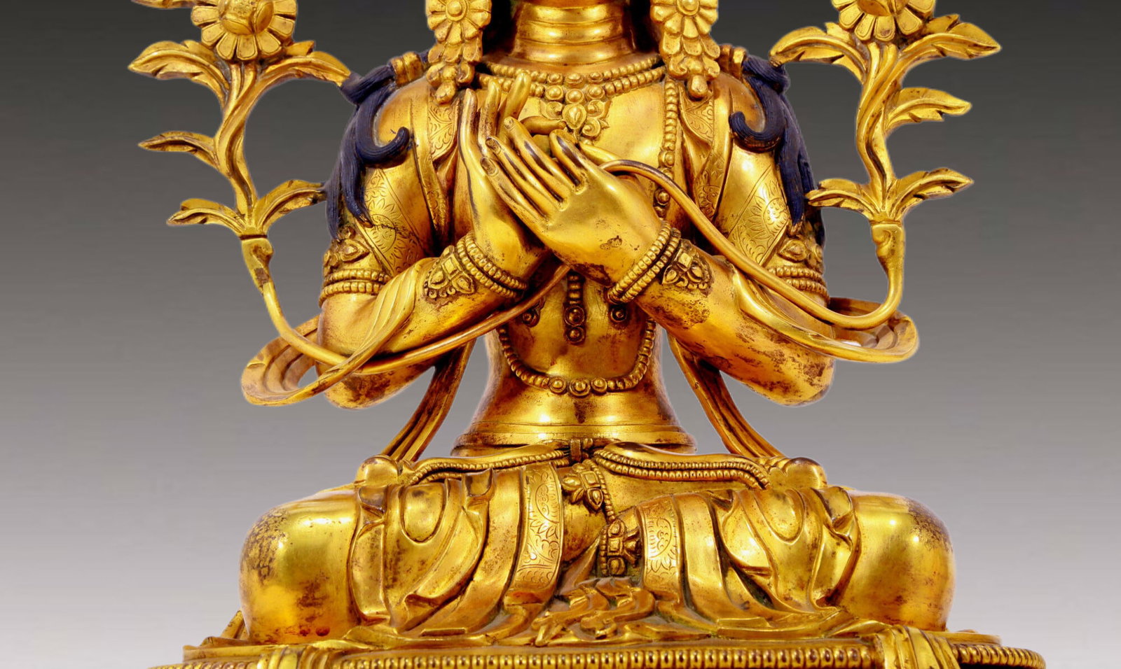 A solemn gilt bronze statue of Bodhisattva - 3