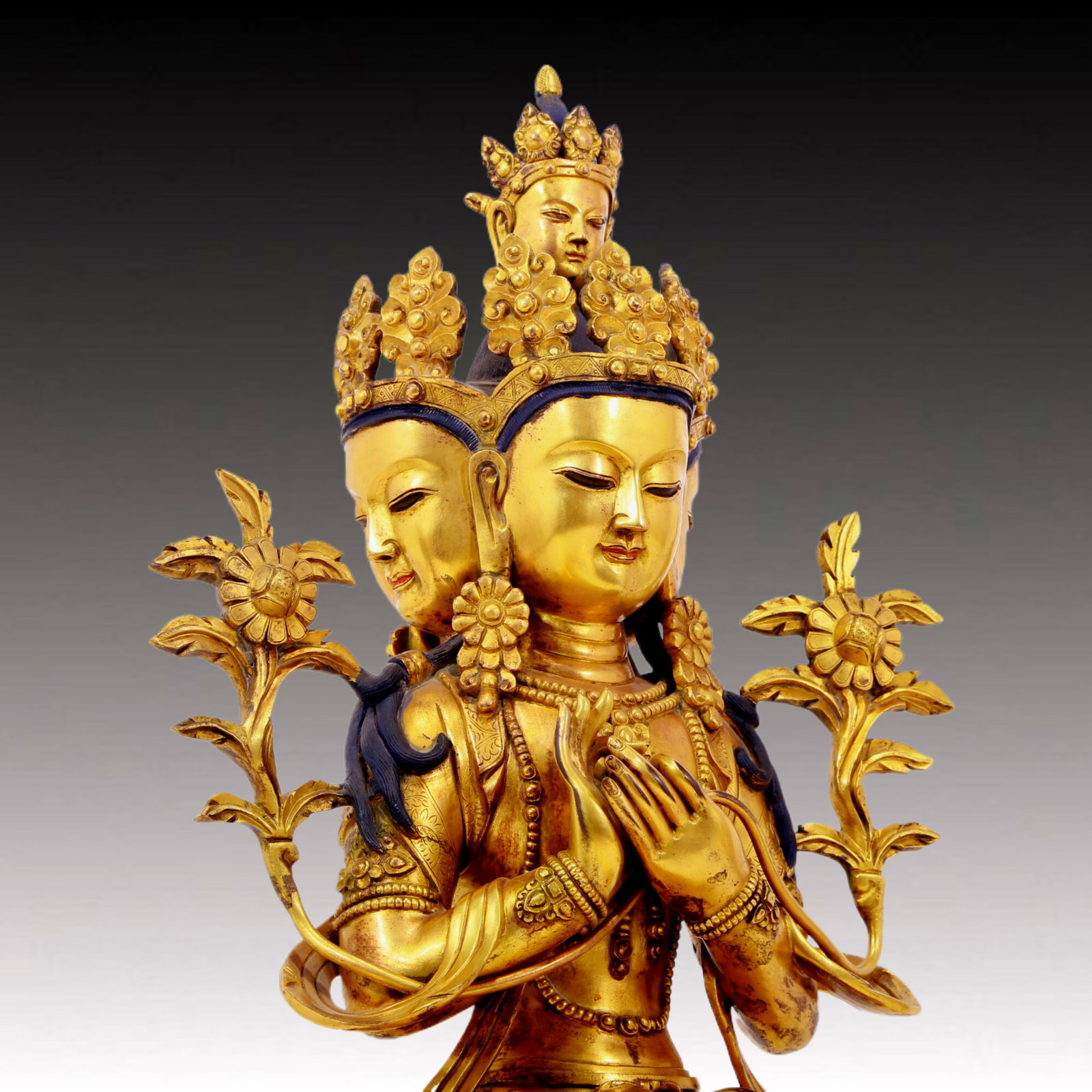 A solemn gilt bronze statue of Bodhisattva - 8