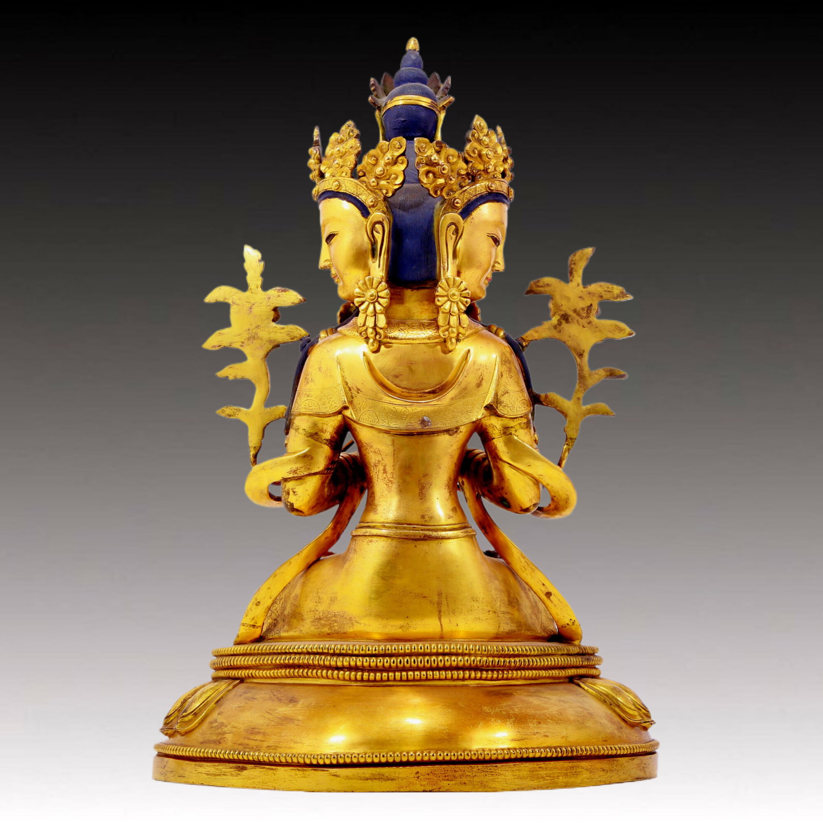 A solemn gilt bronze statue of Bodhisattva - 9