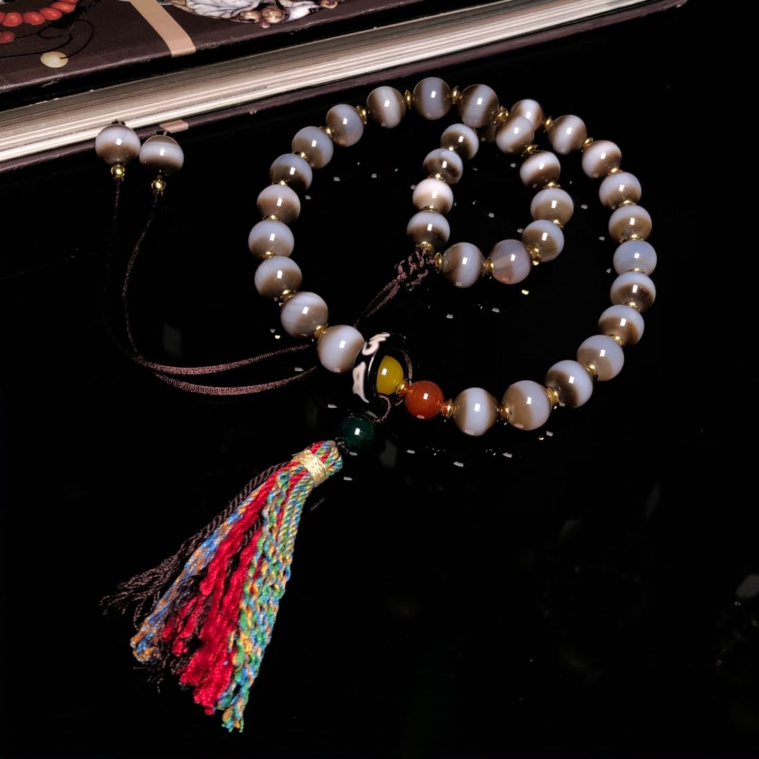An Exquisite Prayer Beads Necklace: Estimated Value:300-600 An Exquisite Prayer Beads Necklace,Size:10mm 佛珠项链
