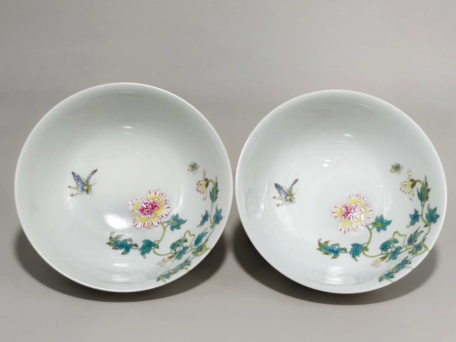 A Pair of Exquisite Enamel Flower and Bird Pattern Bowls,With Poem - 4
