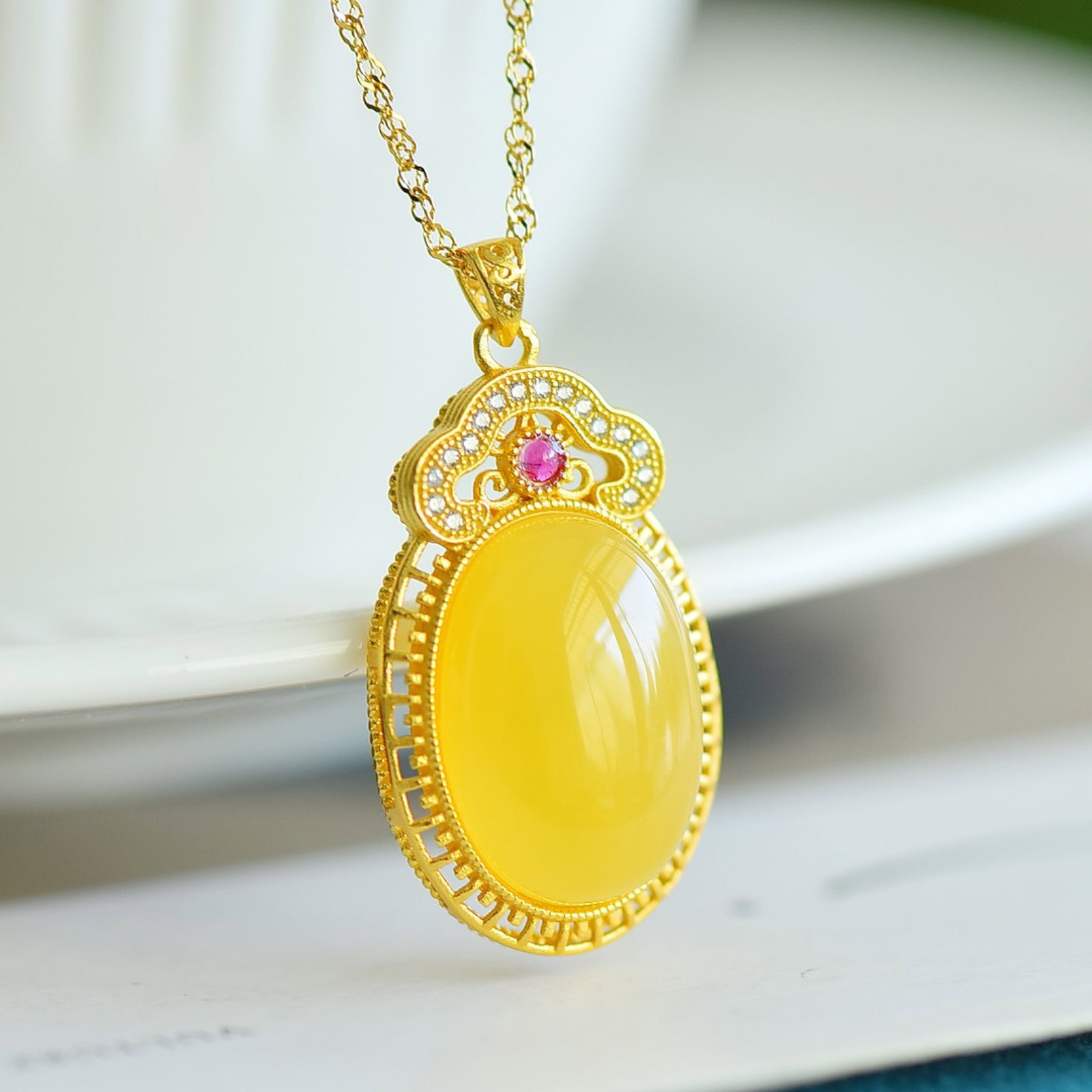 An Exquisite Sterling Silver-Gold Plated Inlaid Amber Pendant,Inlaid Diamond - 2