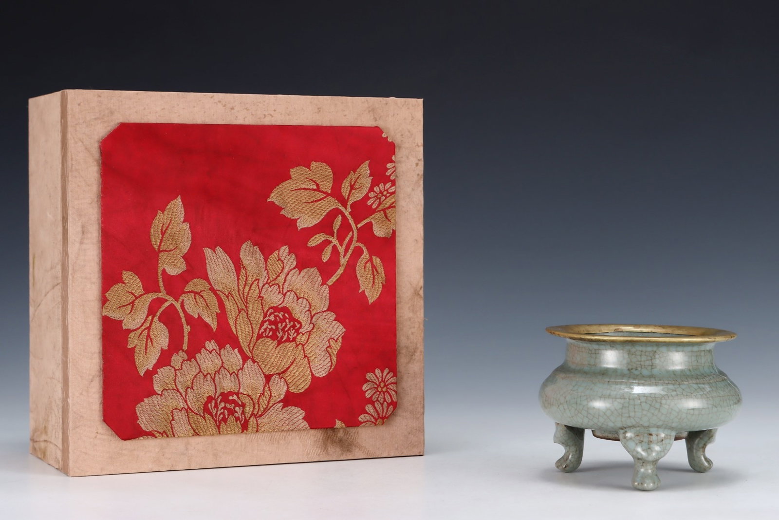 An Exquisite Guan yao Cover with Gold Tripod Censer: Estimated Value:1200-2400 An Exquisite Guan yao Cover with Gold Tripod Censer,Song Dynasty,China,Royal Court Mark,Size:3.5inx4.7in