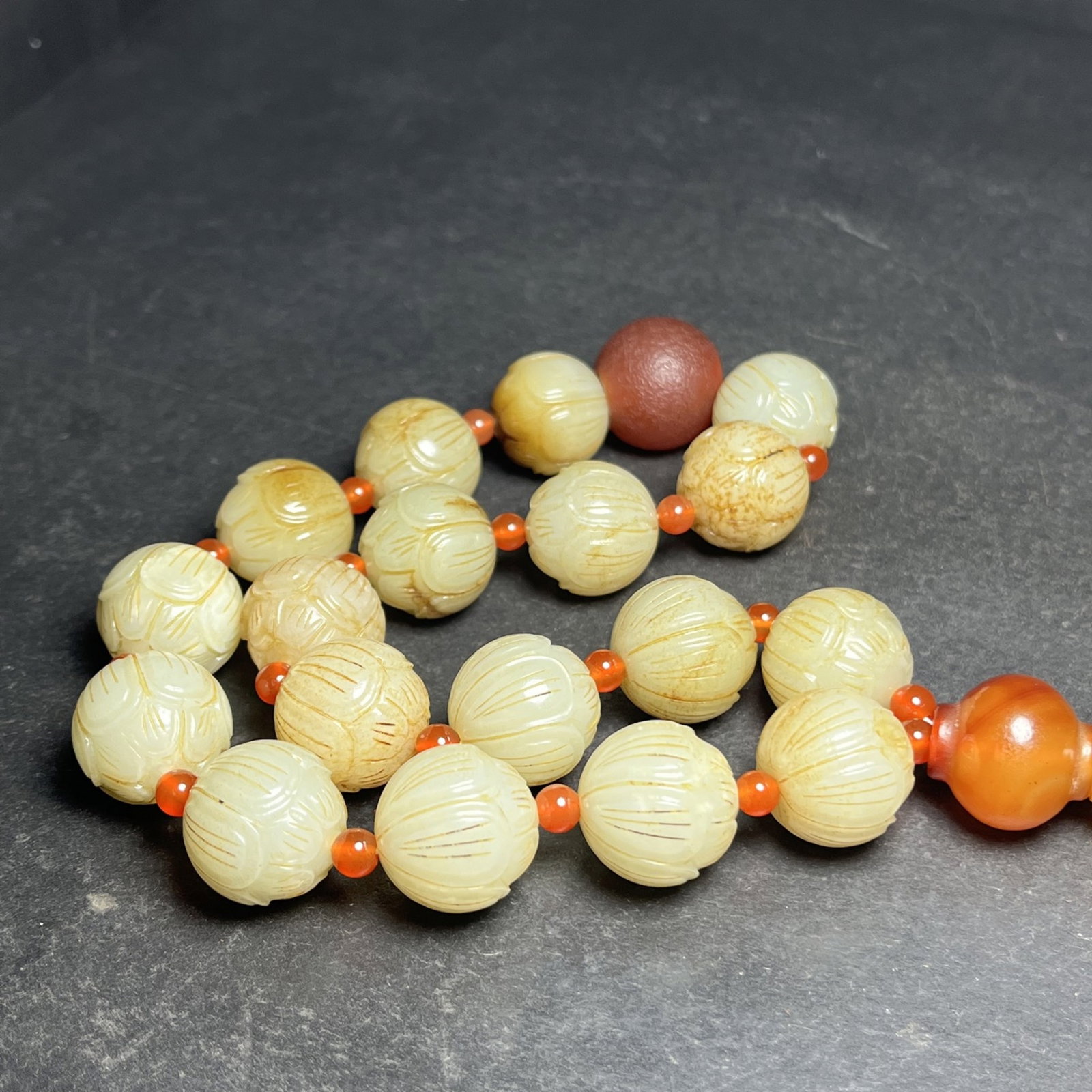 An Exquisite White Jade Lotus Pattern Bracelets - 3