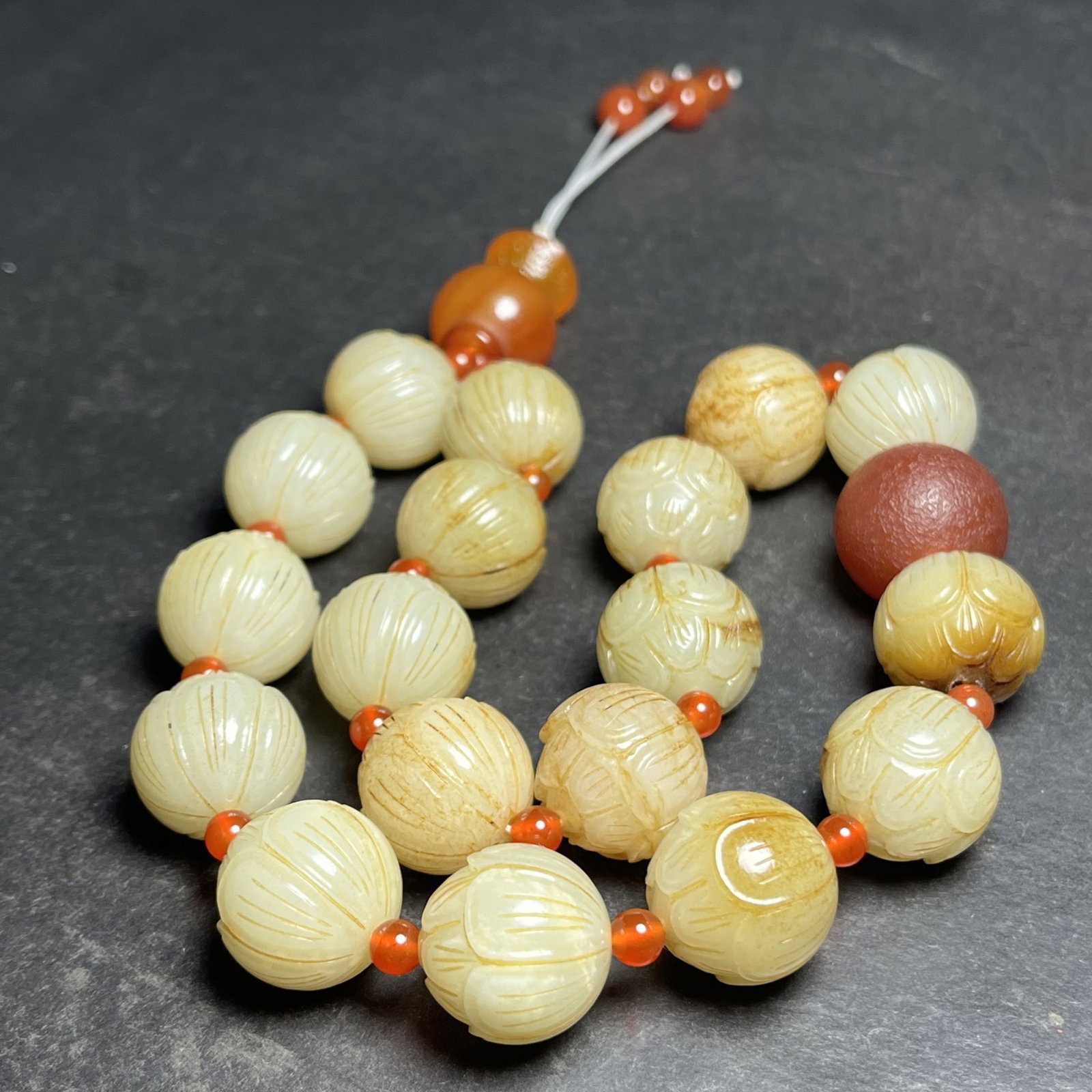 An Exquisite White Jade Lotus Pattern Bracelets - 4