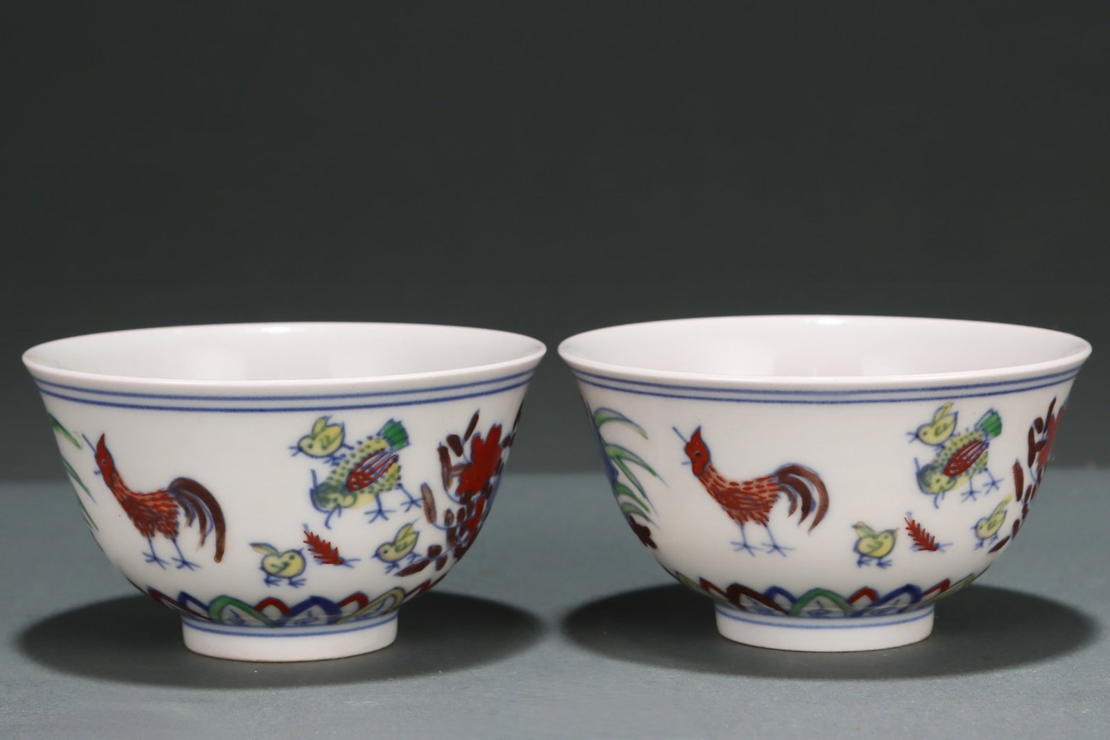 A Pair of Exquisite Blue and White Doucai Flower and Rooster Pattern Cups - 3