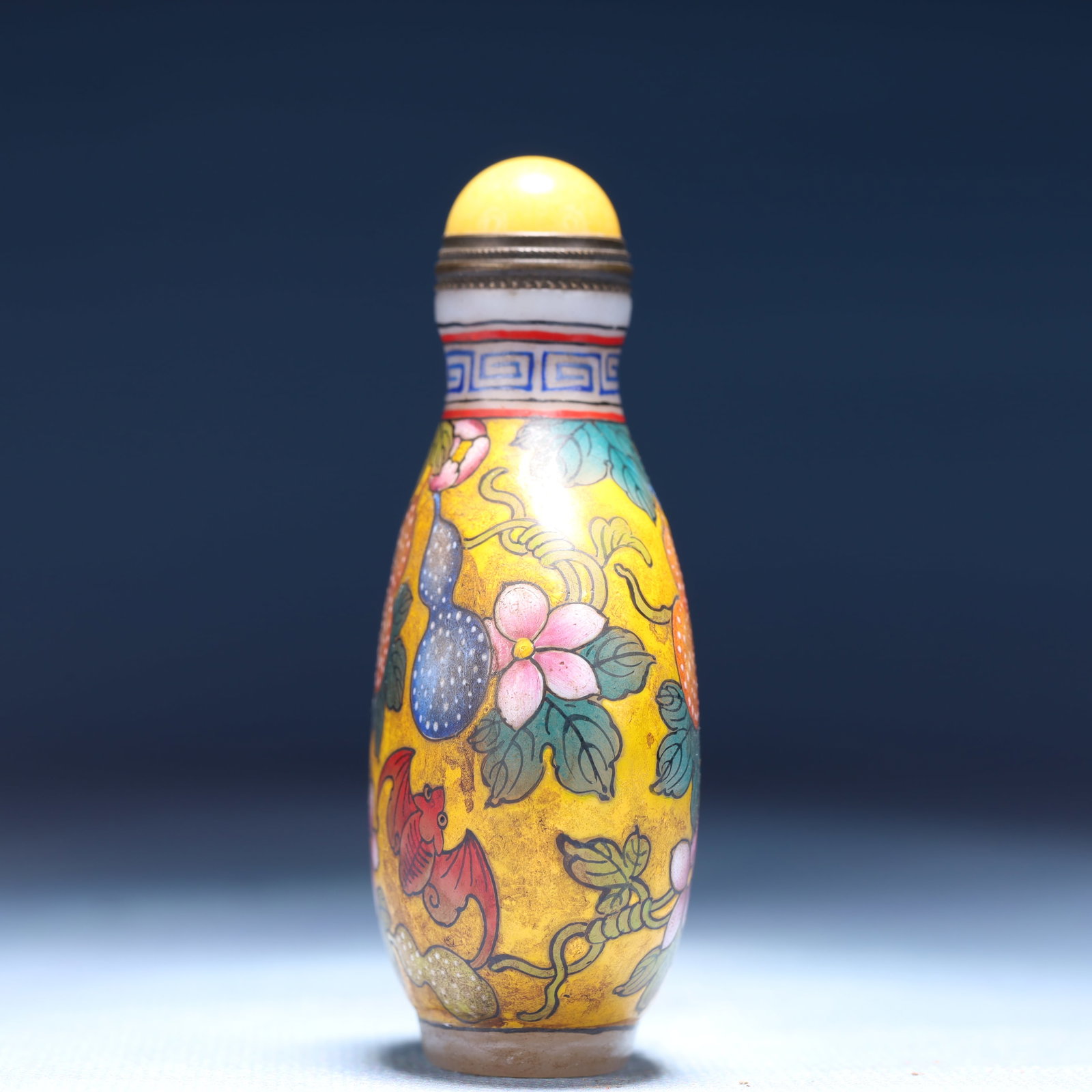 An Exquisite Glass Gourd Pattern Snuff Bottle - 3