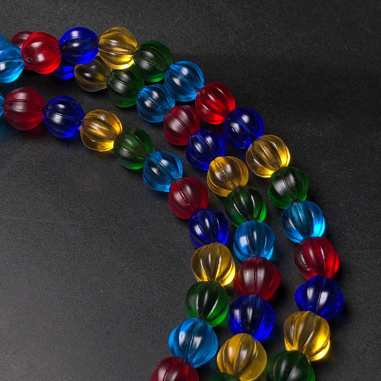 An Exquisite Glass Necklace - 7