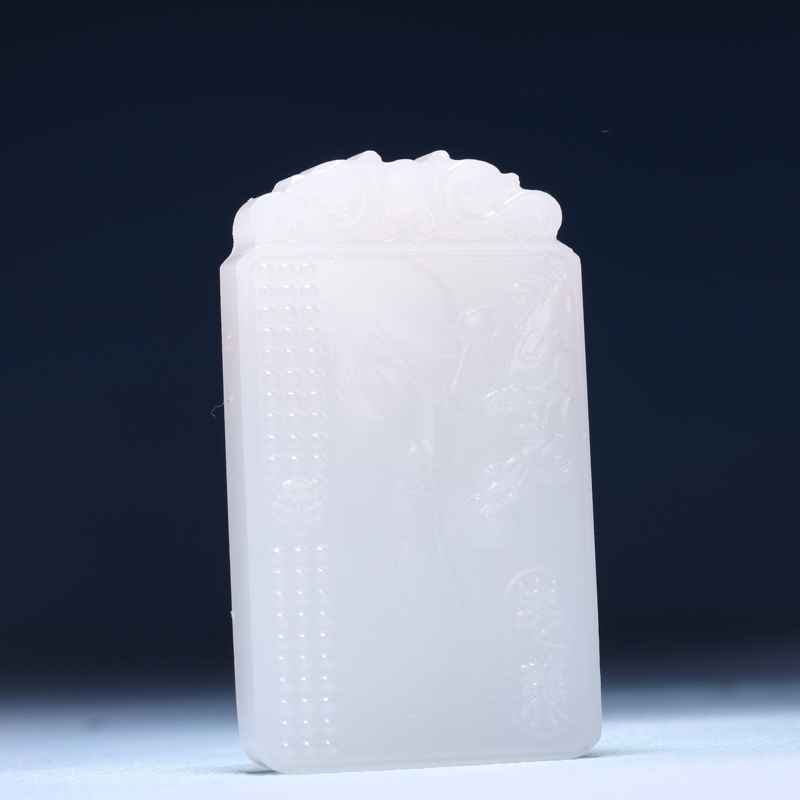 An Exquisite White Jade Figure Pattern Pendant - 3