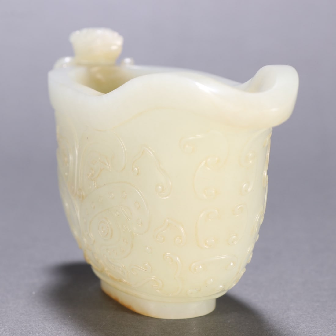 An Exquisite White Jade Beast-Face and Chi-Dragon Pattern Cup - 3