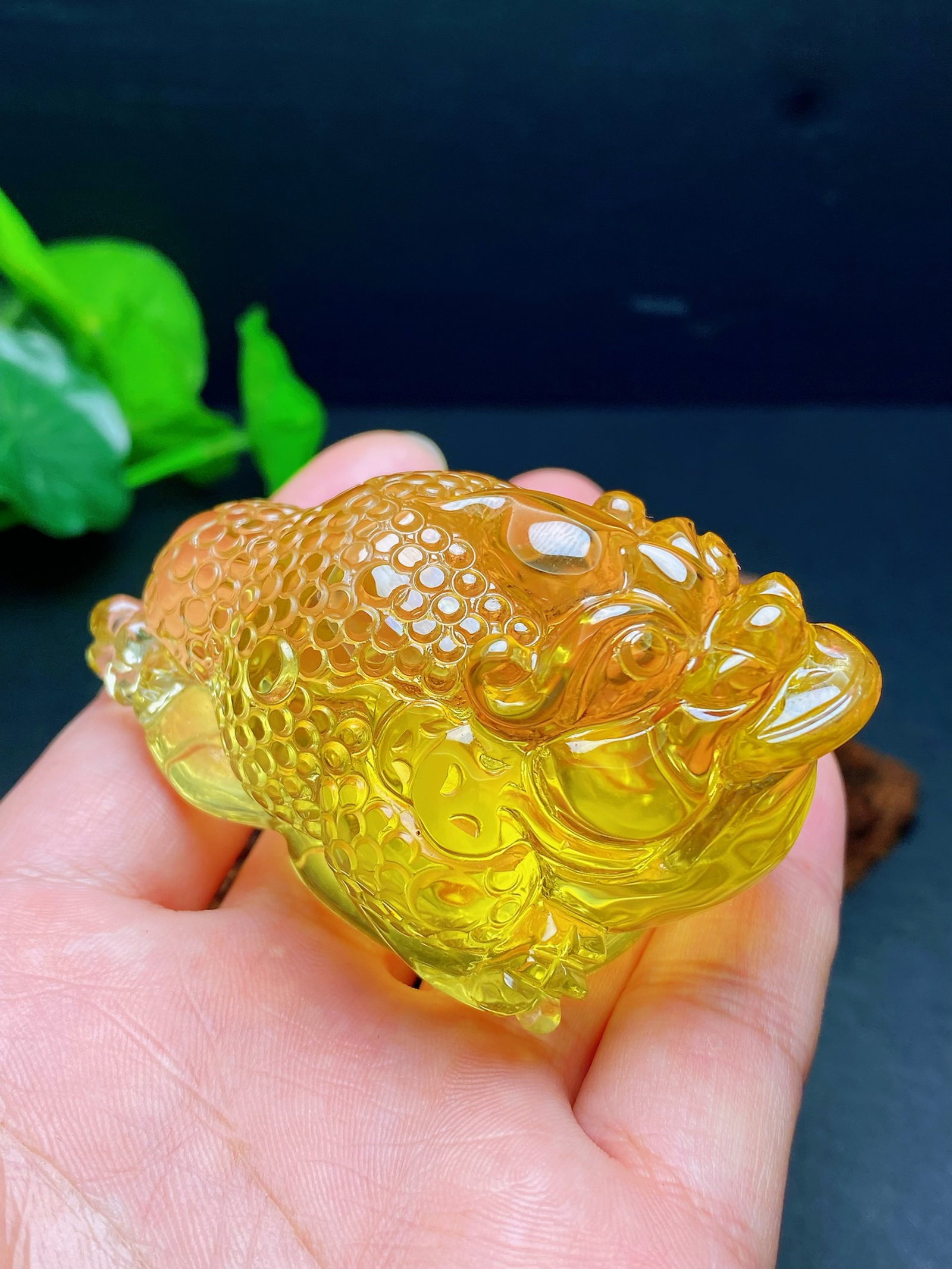 An Exquisite Crystal Golden Toad Ornament - 7