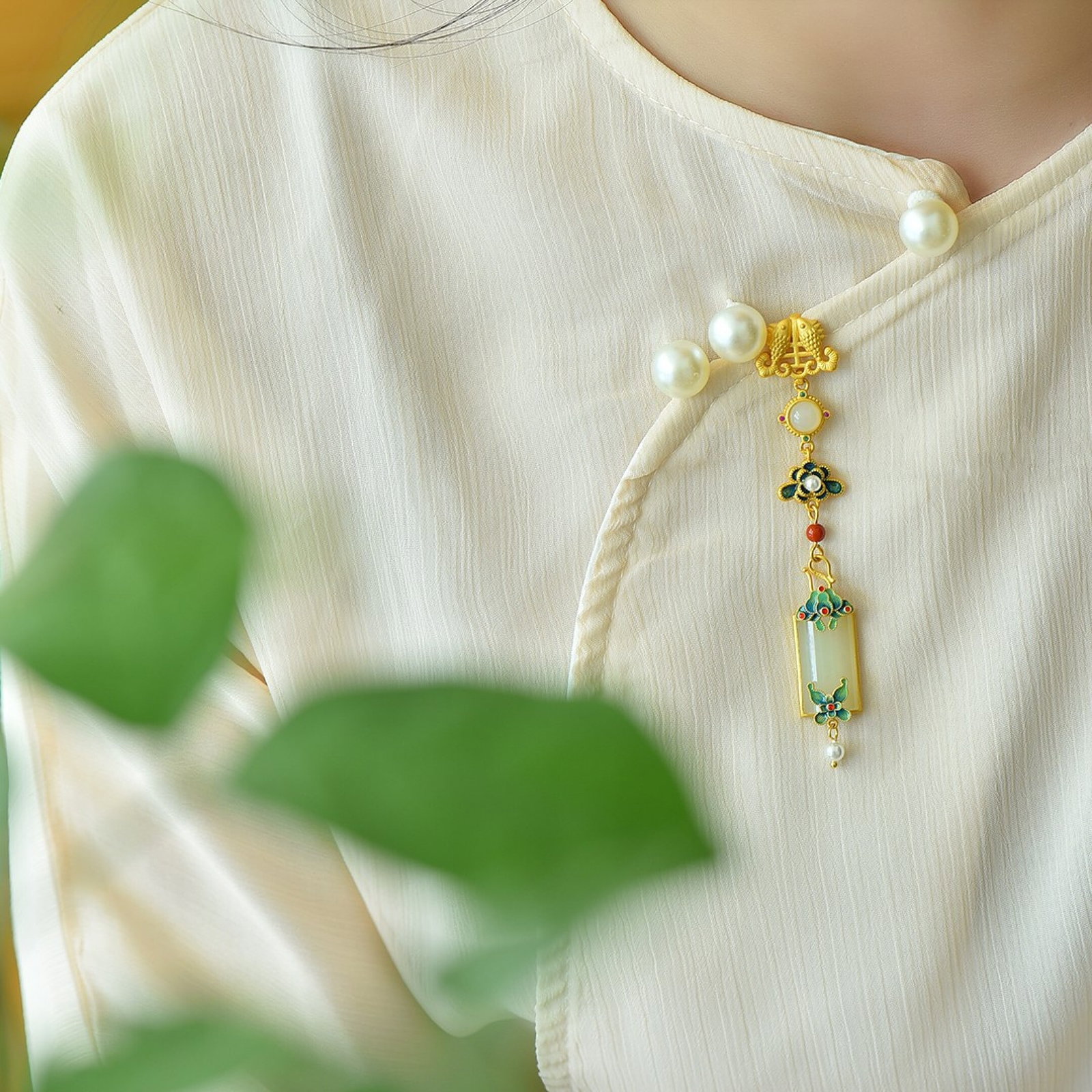 An Exquisite Sterling Silver-Gold Plated Inlaid White Jade Enamel Pendant,Inlaid Pearl: Estimated Value:300-600 An Exquisite Sterling Silver-Gold Plated Inlaid White Jade Enamel Pendant,Inlaid Pearl