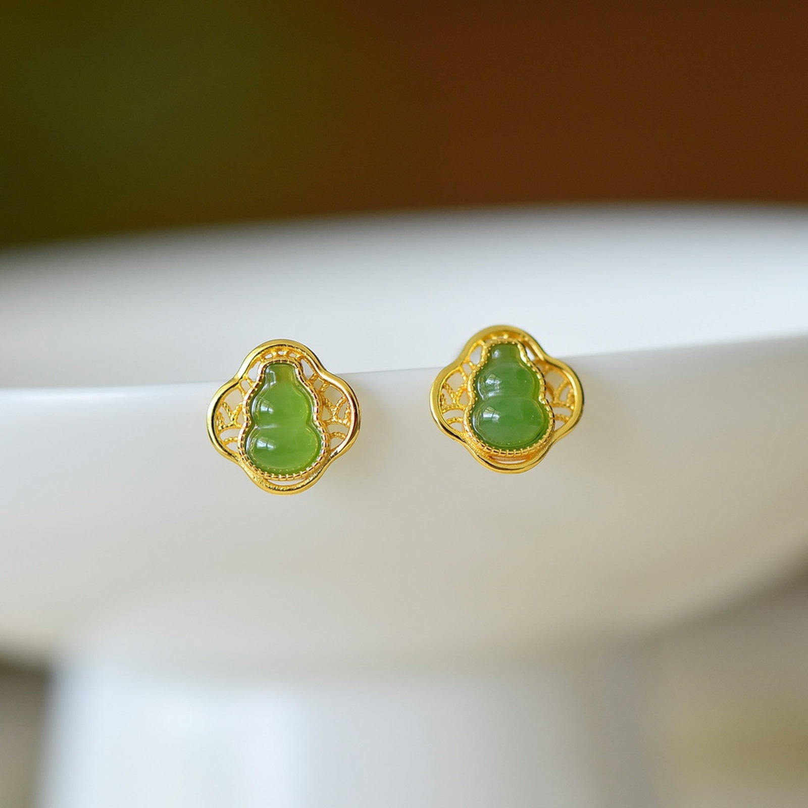 A Pair of Exquisite Sterling Silver-Gold Plated Inlaid Jasper Earrings - 2