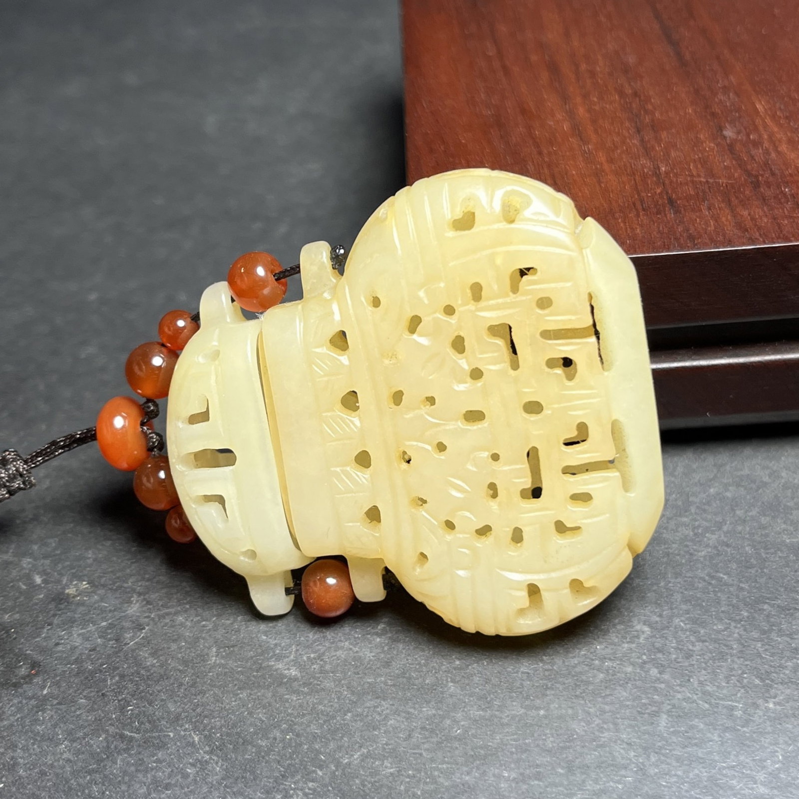 An Exquisite White Jade Hollow Pendant - 4