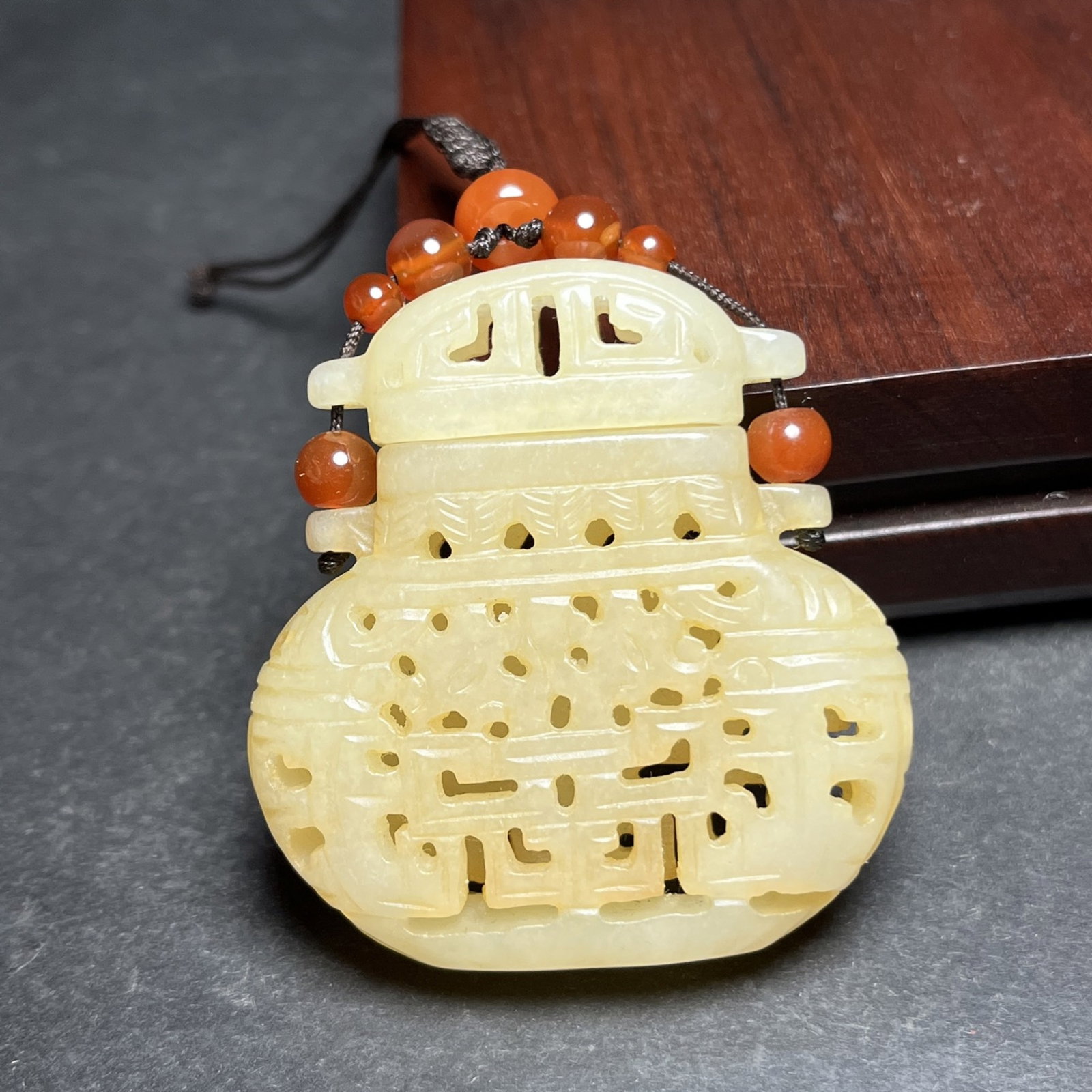 An Exquisite White Jade Hollow Pendant - 5