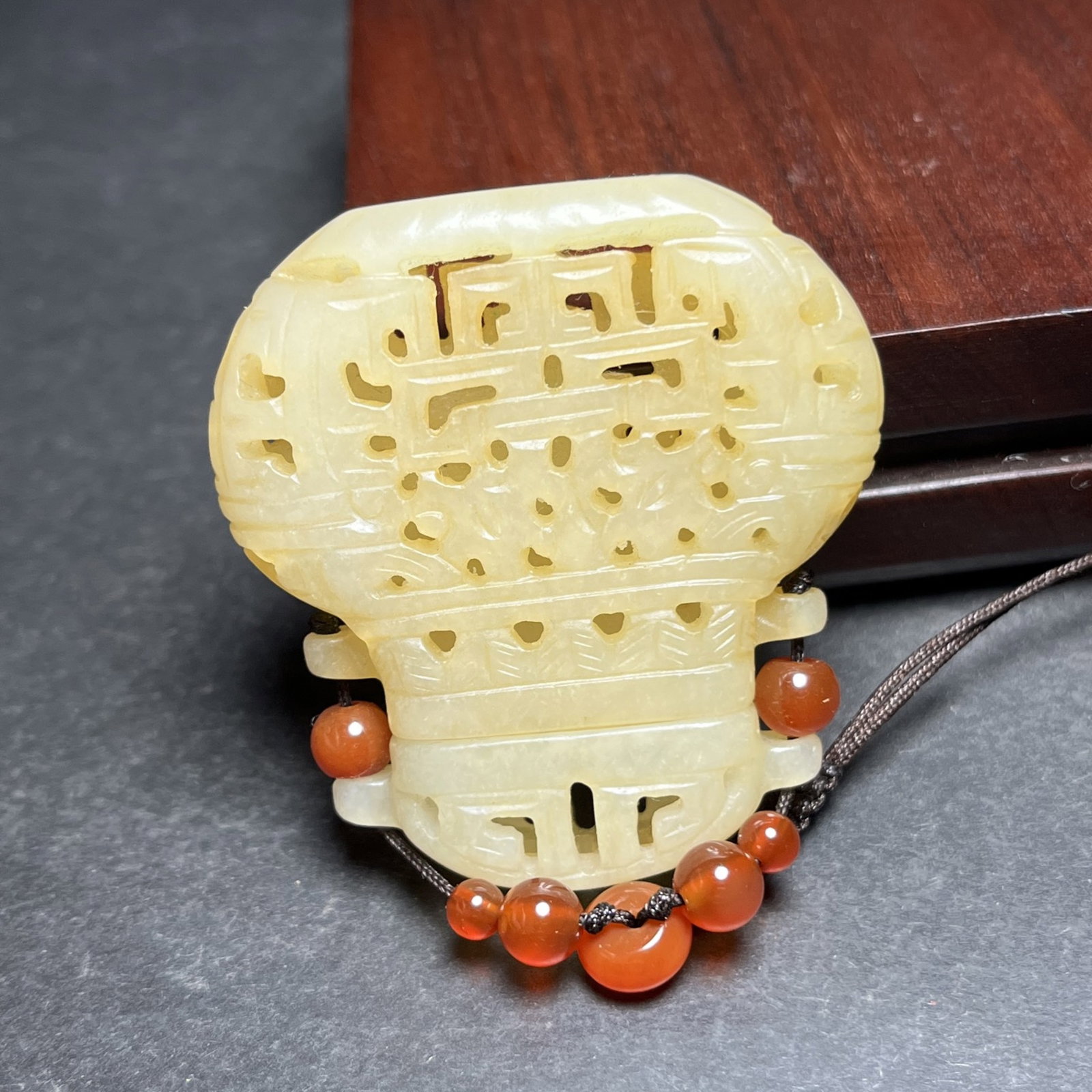 An Exquisite White Jade Hollow Pendant - 7