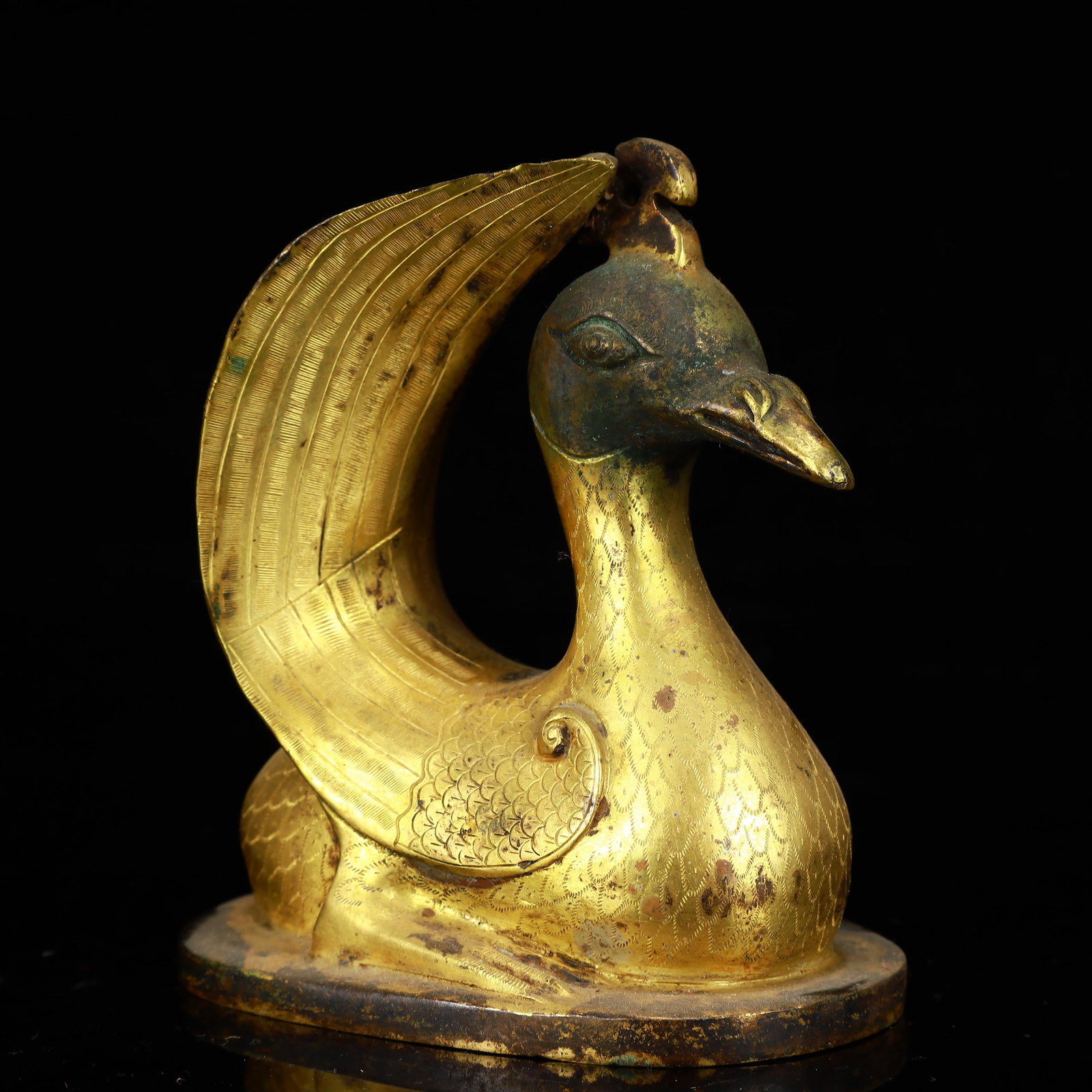 A Rare Gilt Bronze Duck Ornament - 2