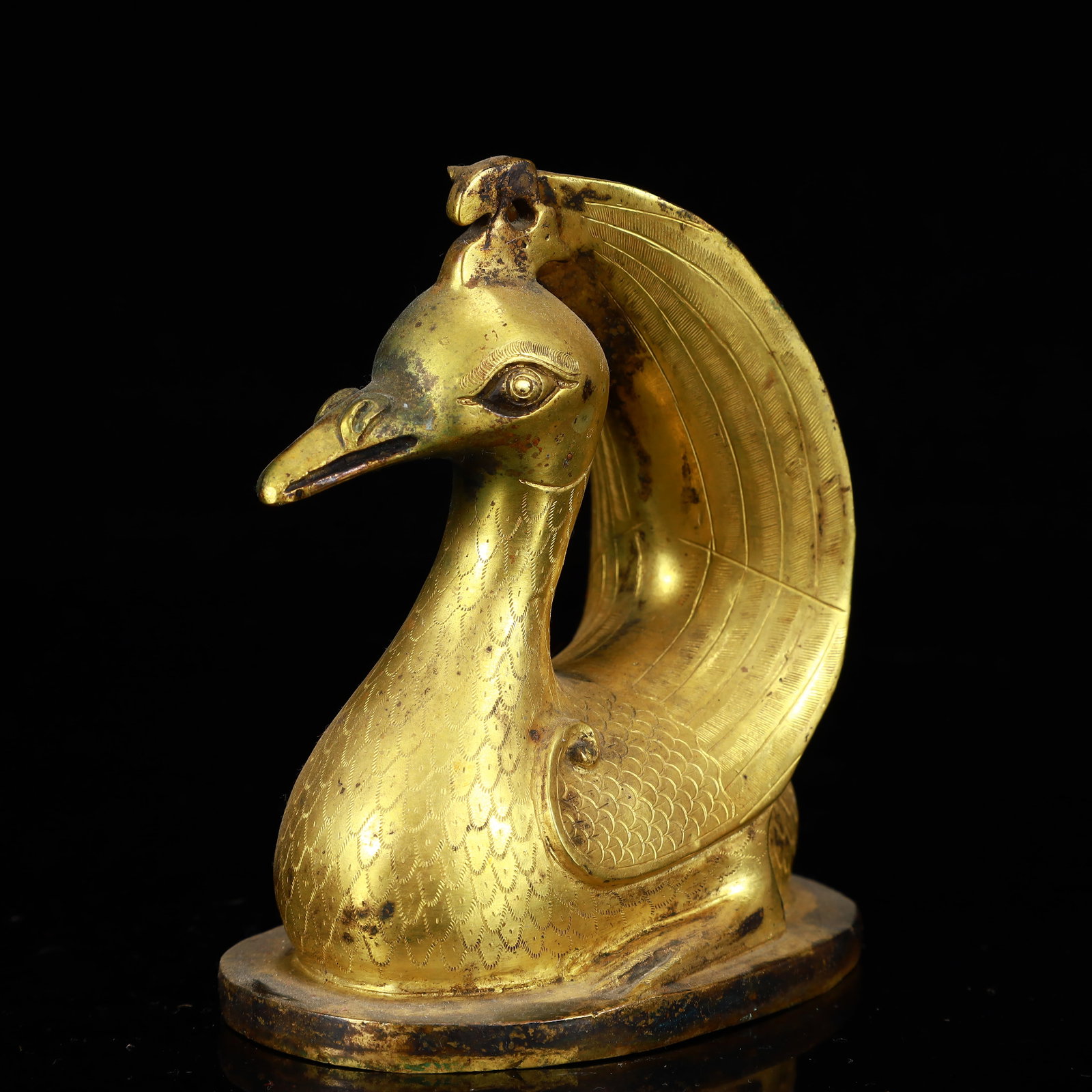 A Rare Gilt Bronze Duck Ornament - 4